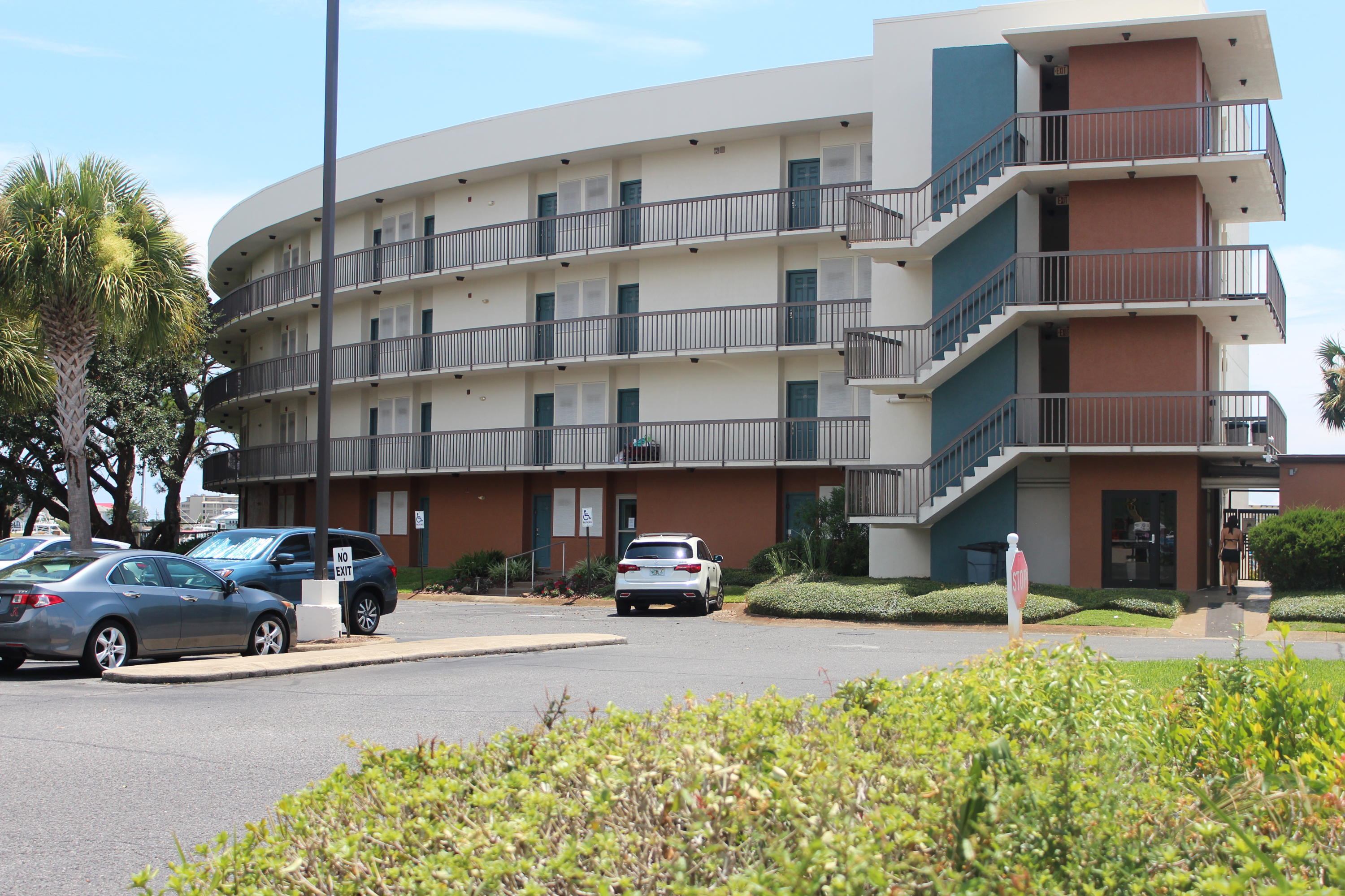 PIRATES BAY PH 1 - Residential