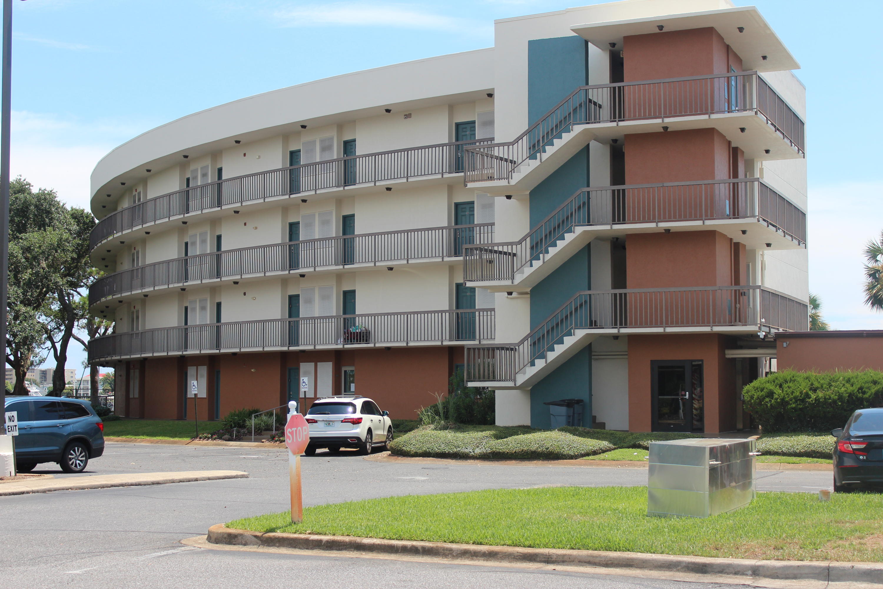 PIRATES BAY PH 1 - Residential