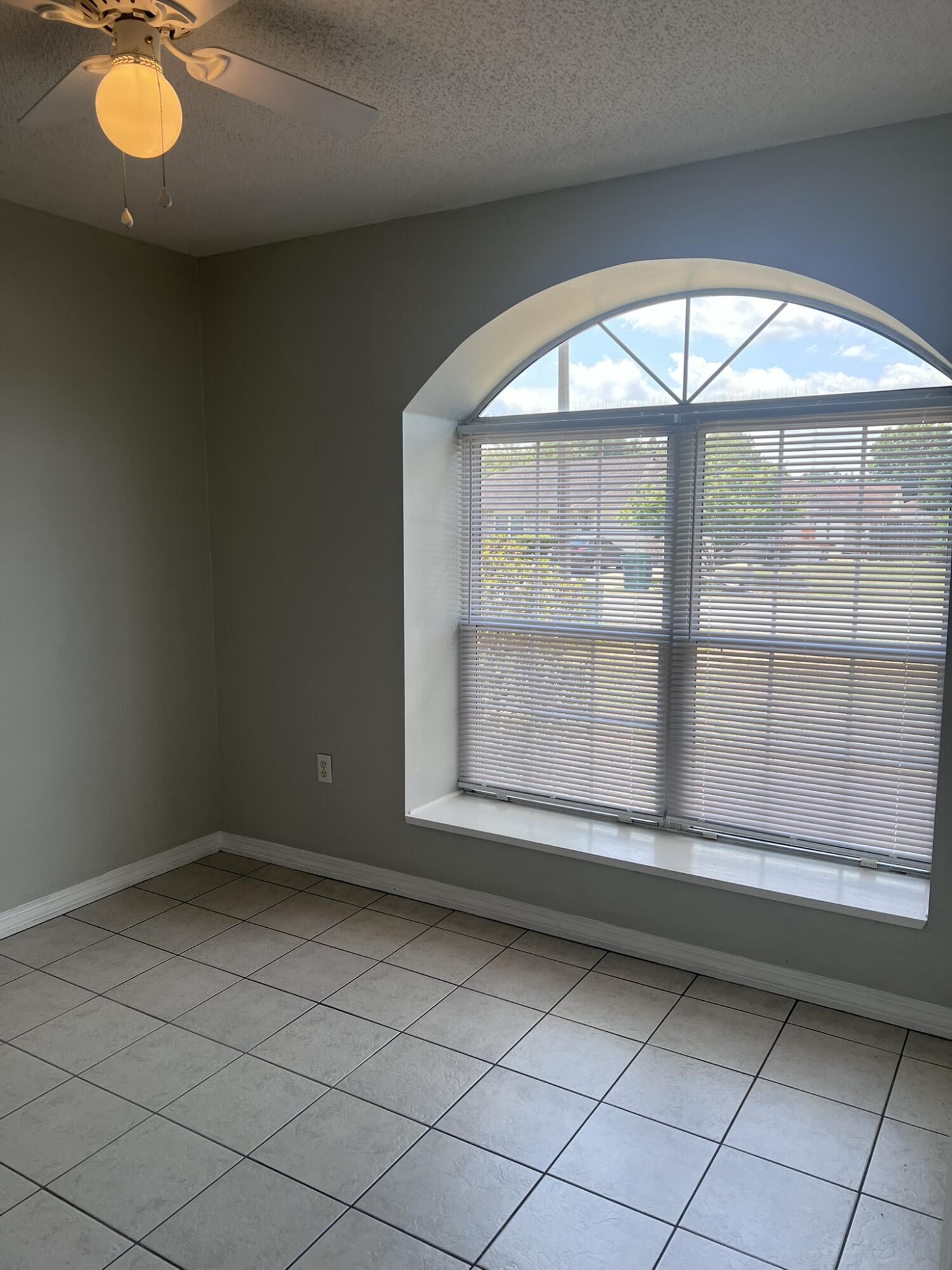 CHEROKEE BEND S/D - Residential Lease