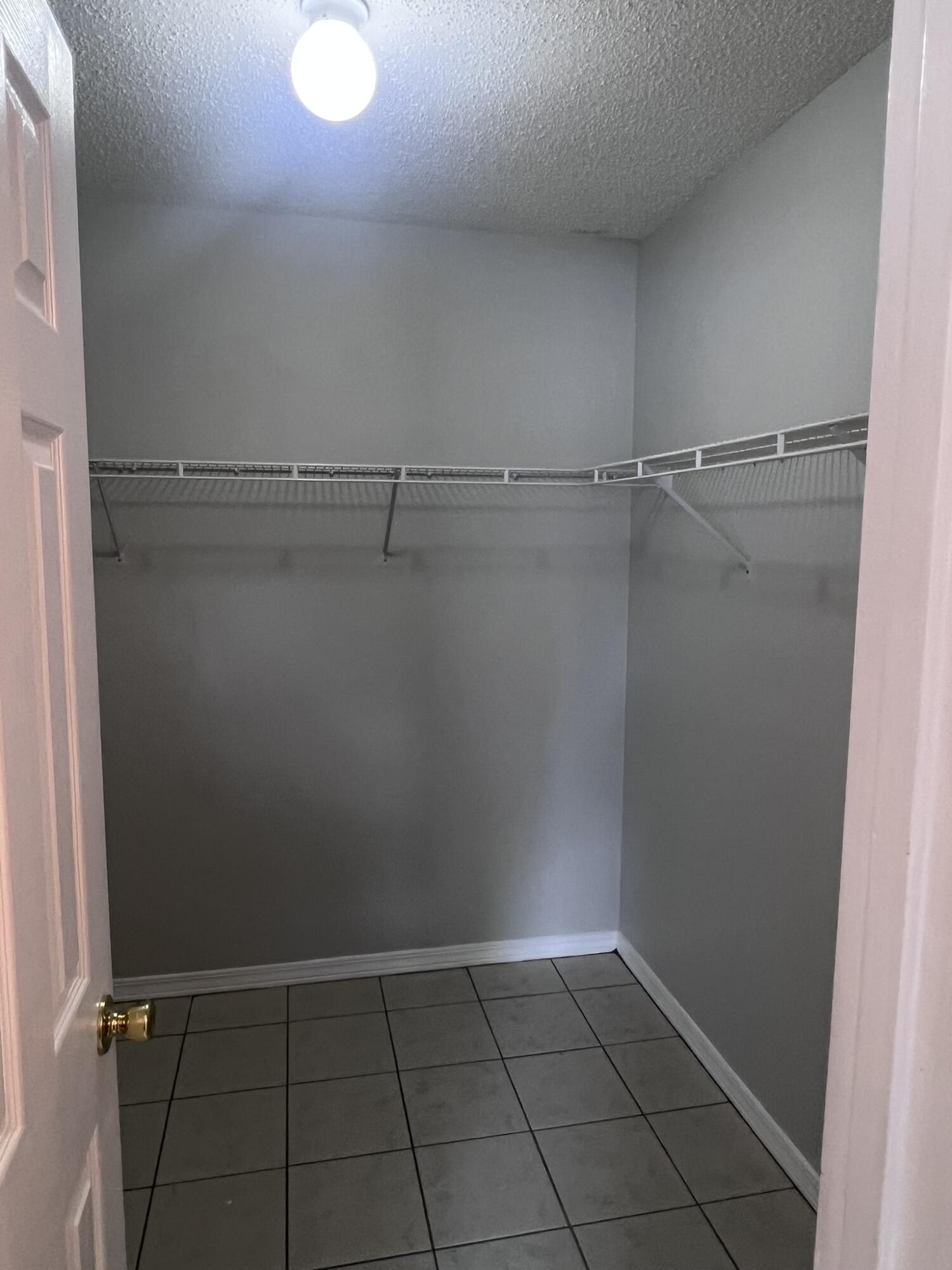 CHEROKEE BEND S/D - Residential Lease