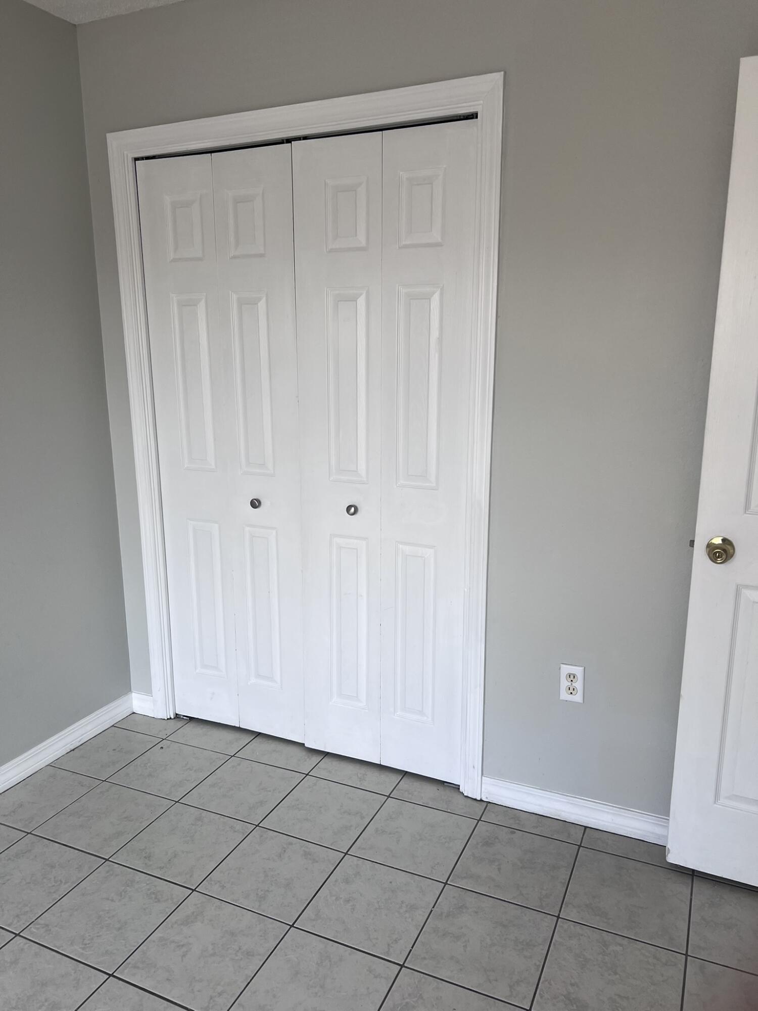CHEROKEE BEND S/D - Residential Lease