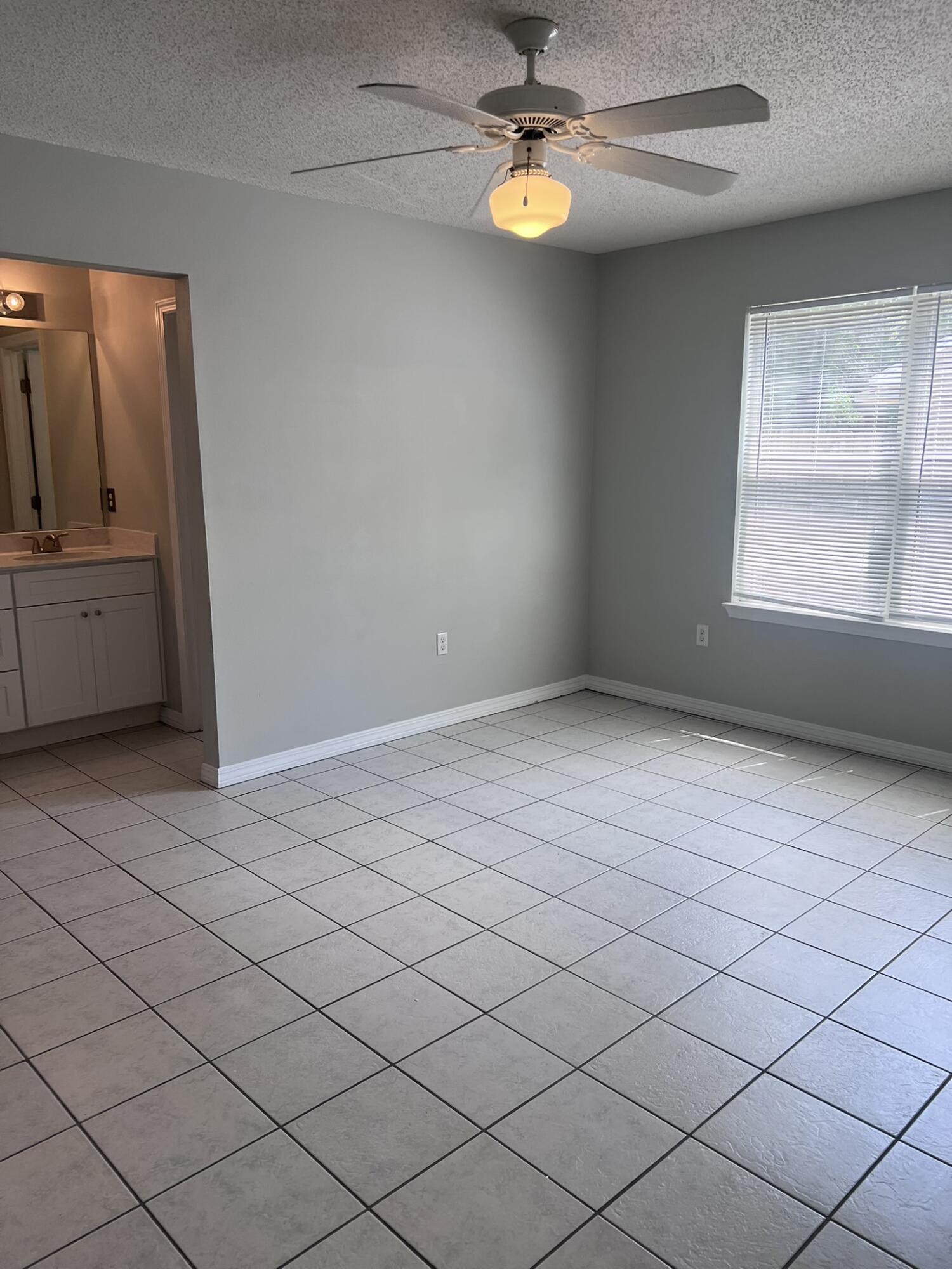 CHEROKEE BEND S/D - Residential Lease