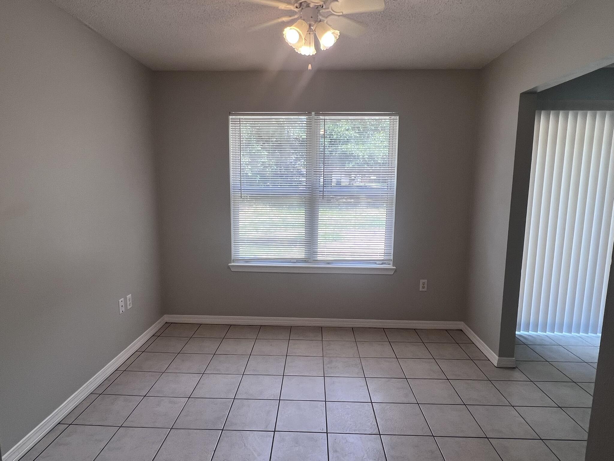 CHEROKEE BEND S/D - Residential Lease