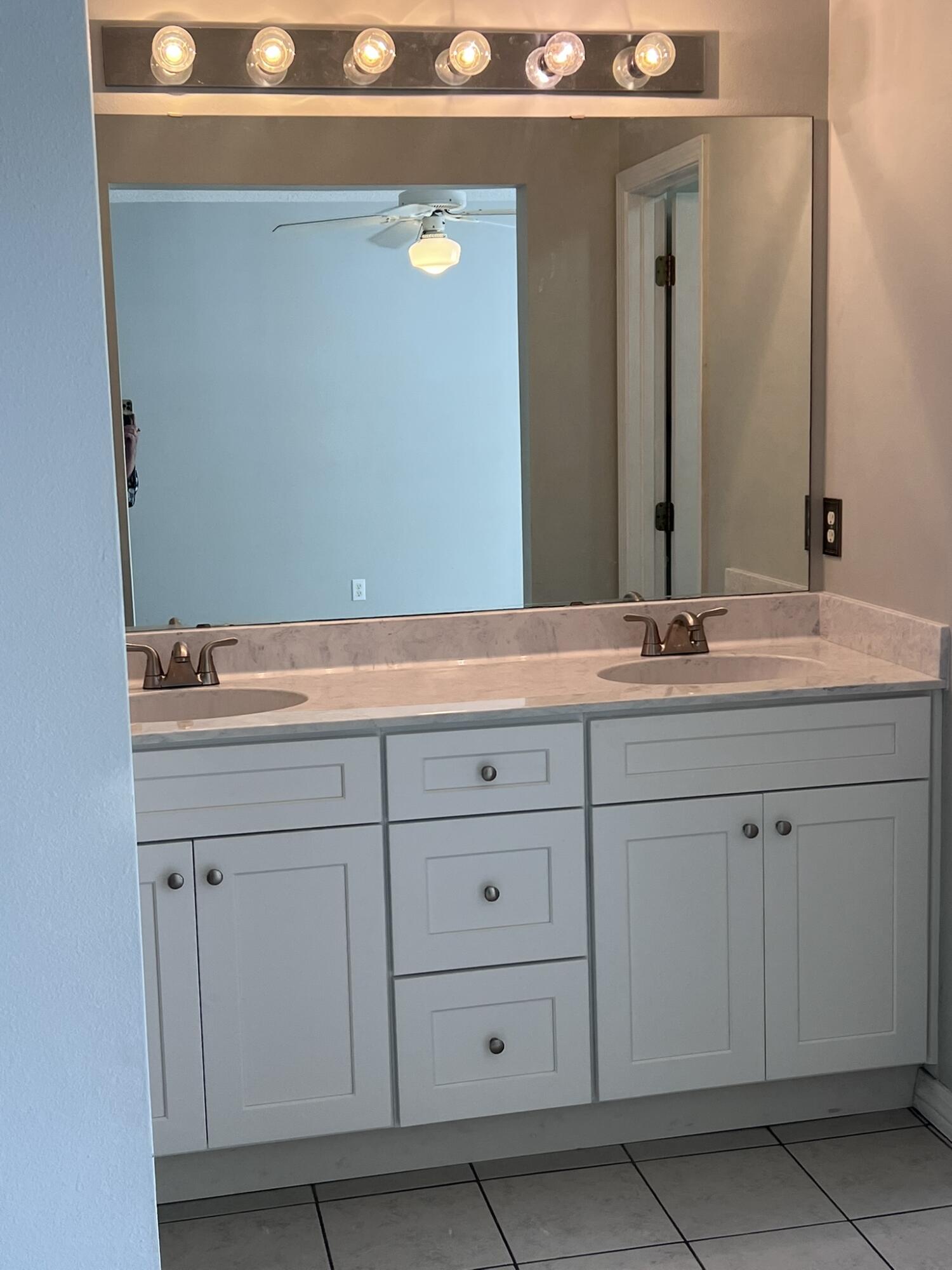 CHEROKEE BEND S/D - Residential Lease