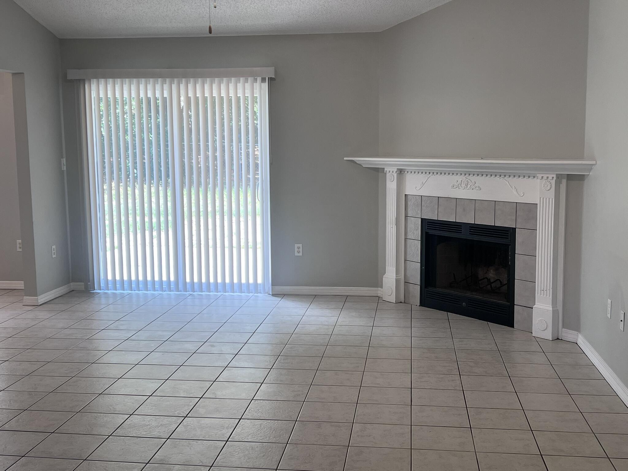 CHEROKEE BEND S/D - Residential Lease