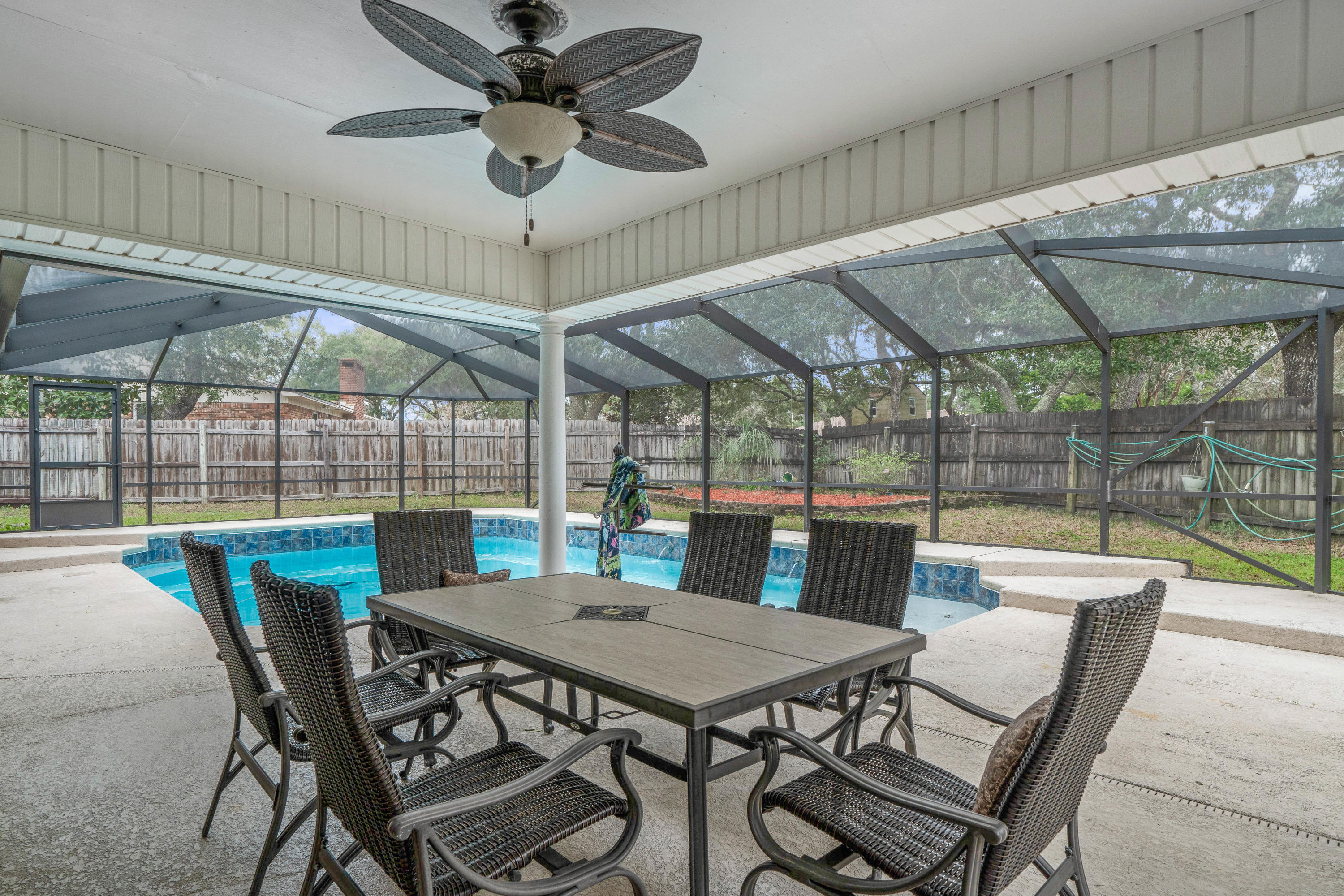 PALM EST UNIT #4 - Residential