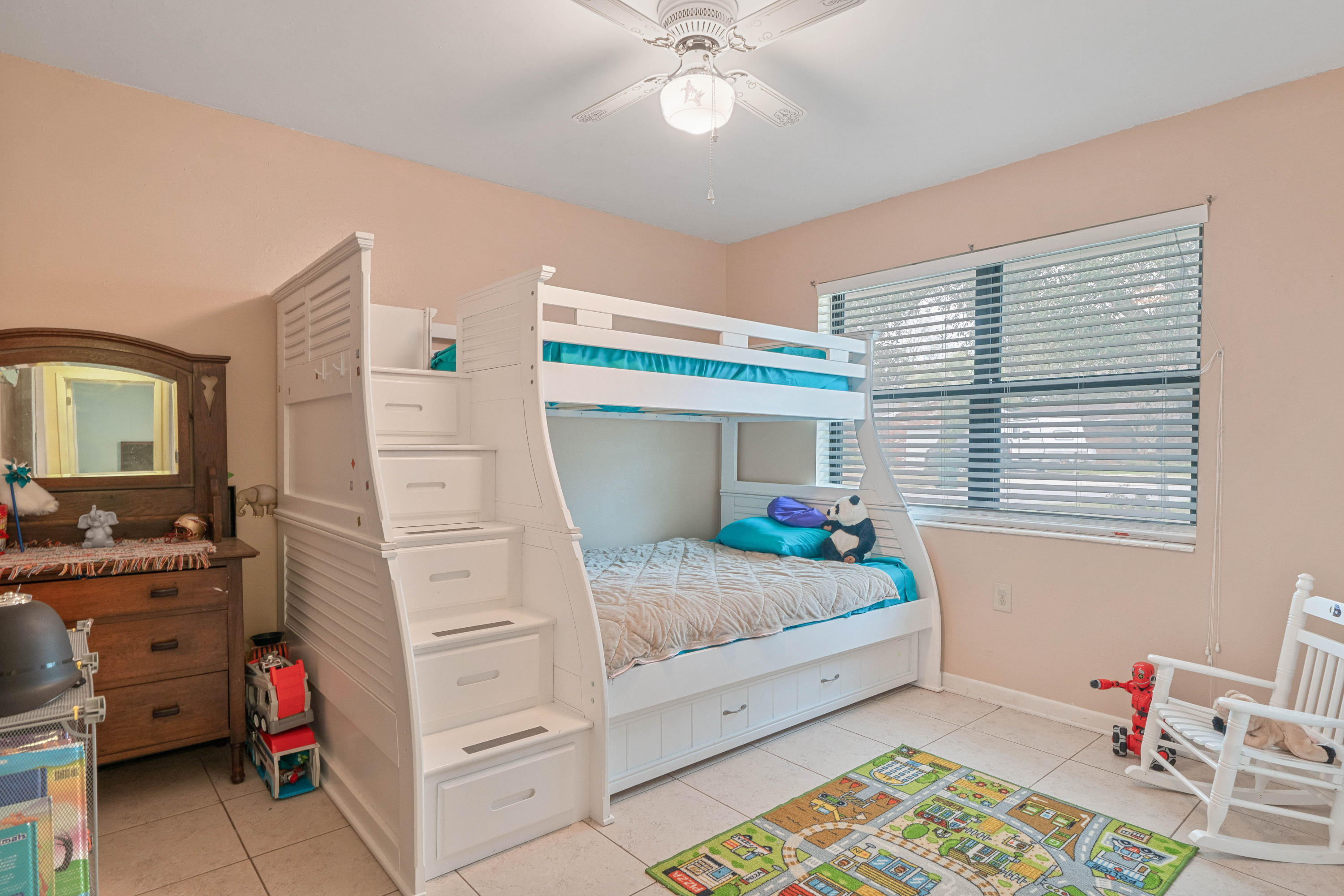 PALM EST UNIT #4 - Residential