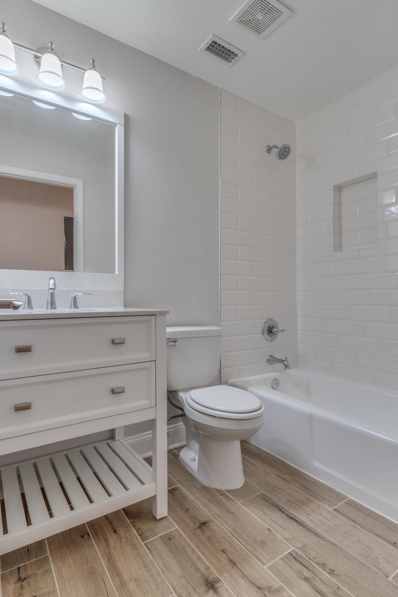 ELLIOTTS POINT 8TH ADDN - Residential