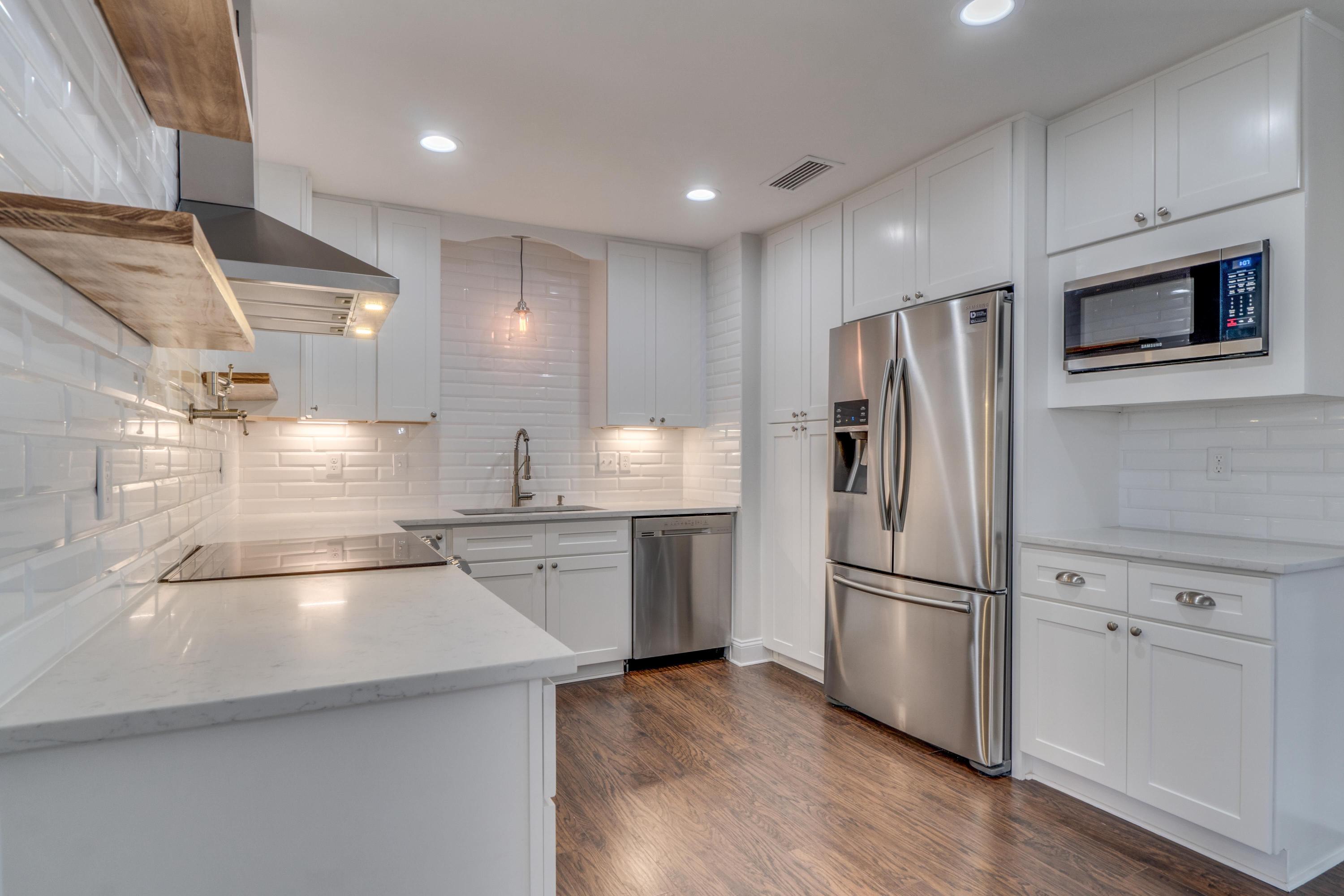 ELLIOTTS POINT 8TH ADDN - Residential