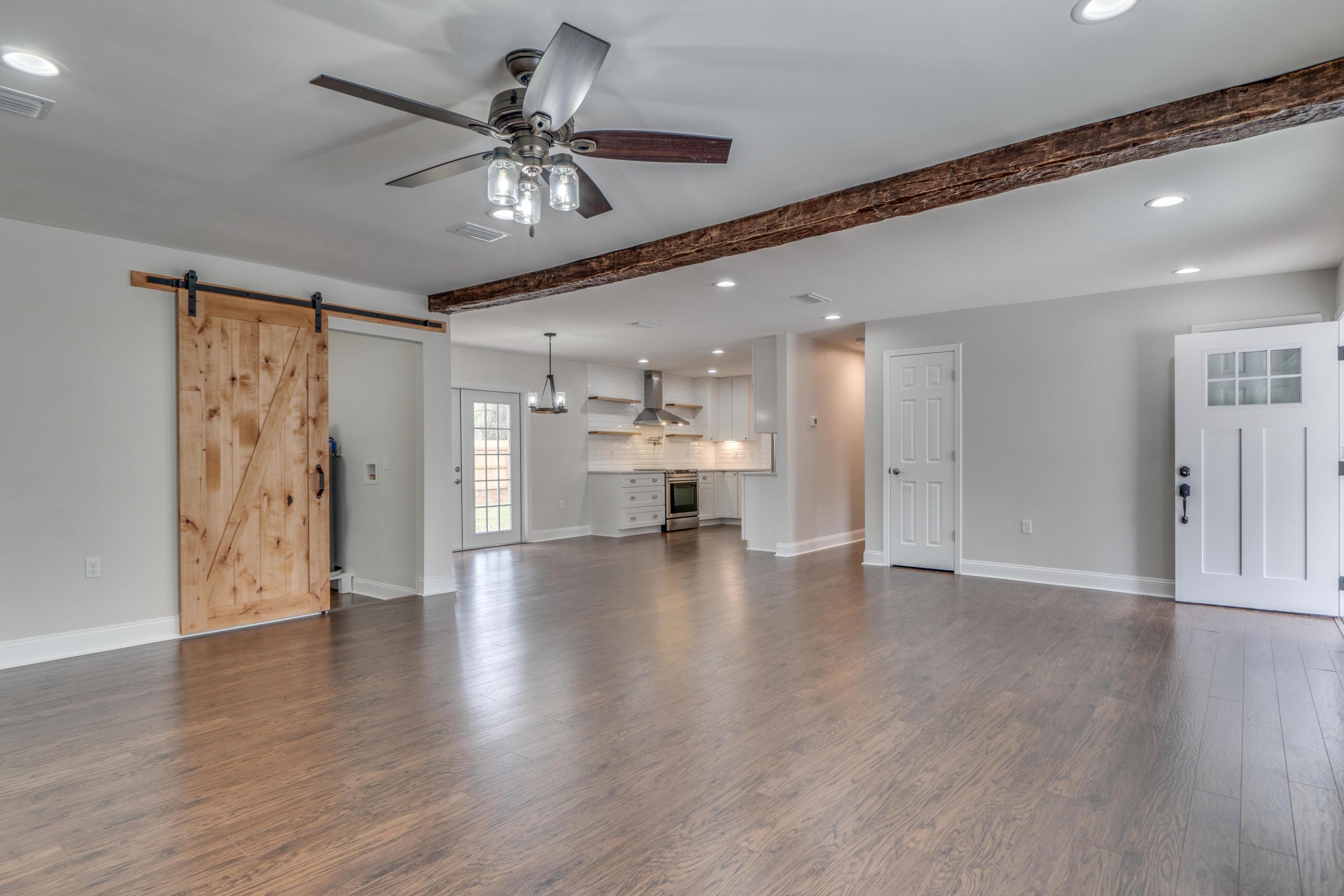 ELLIOTTS POINT 8TH ADDN - Residential