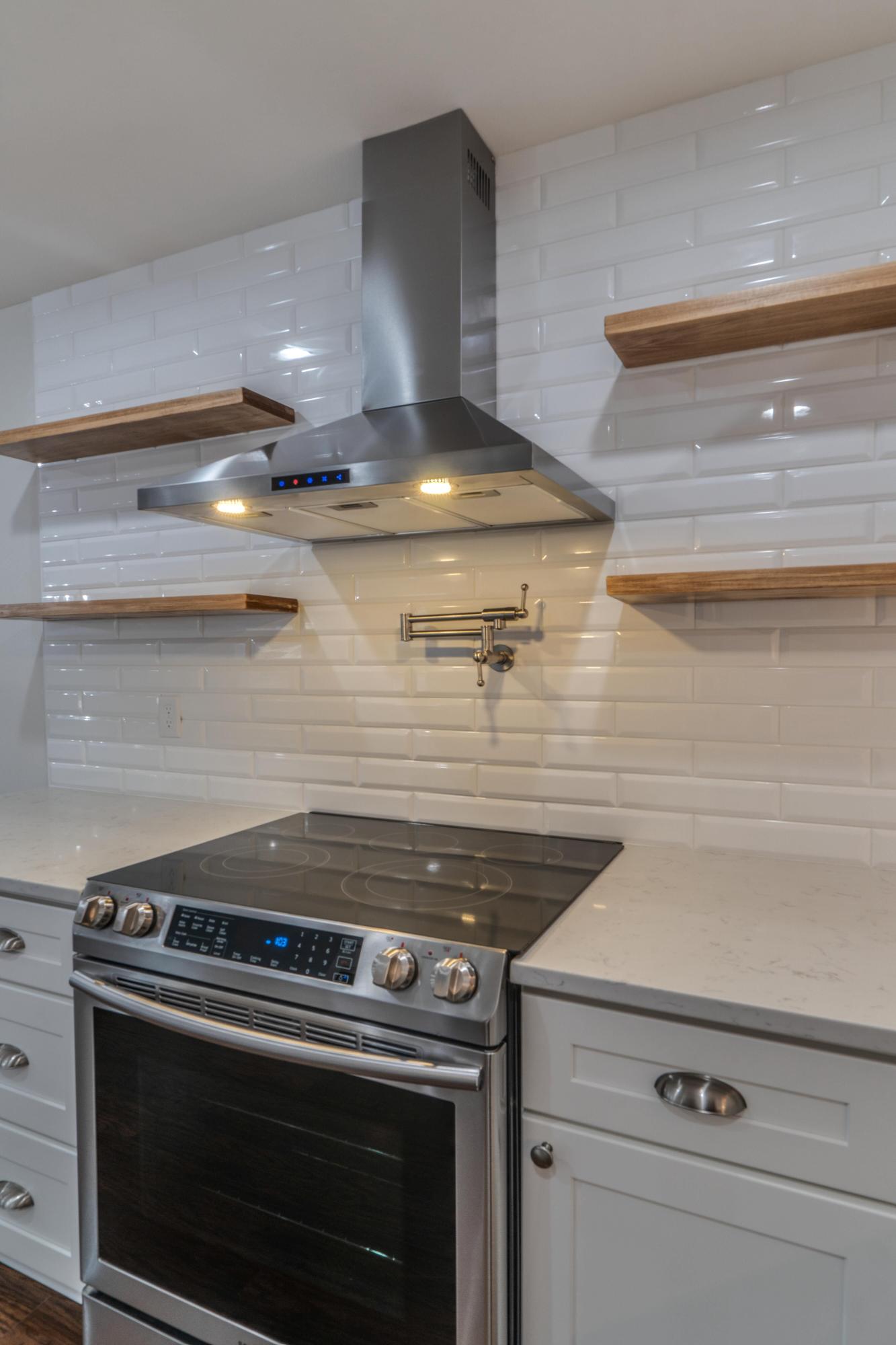 ELLIOTTS POINT 8TH ADDN - Residential