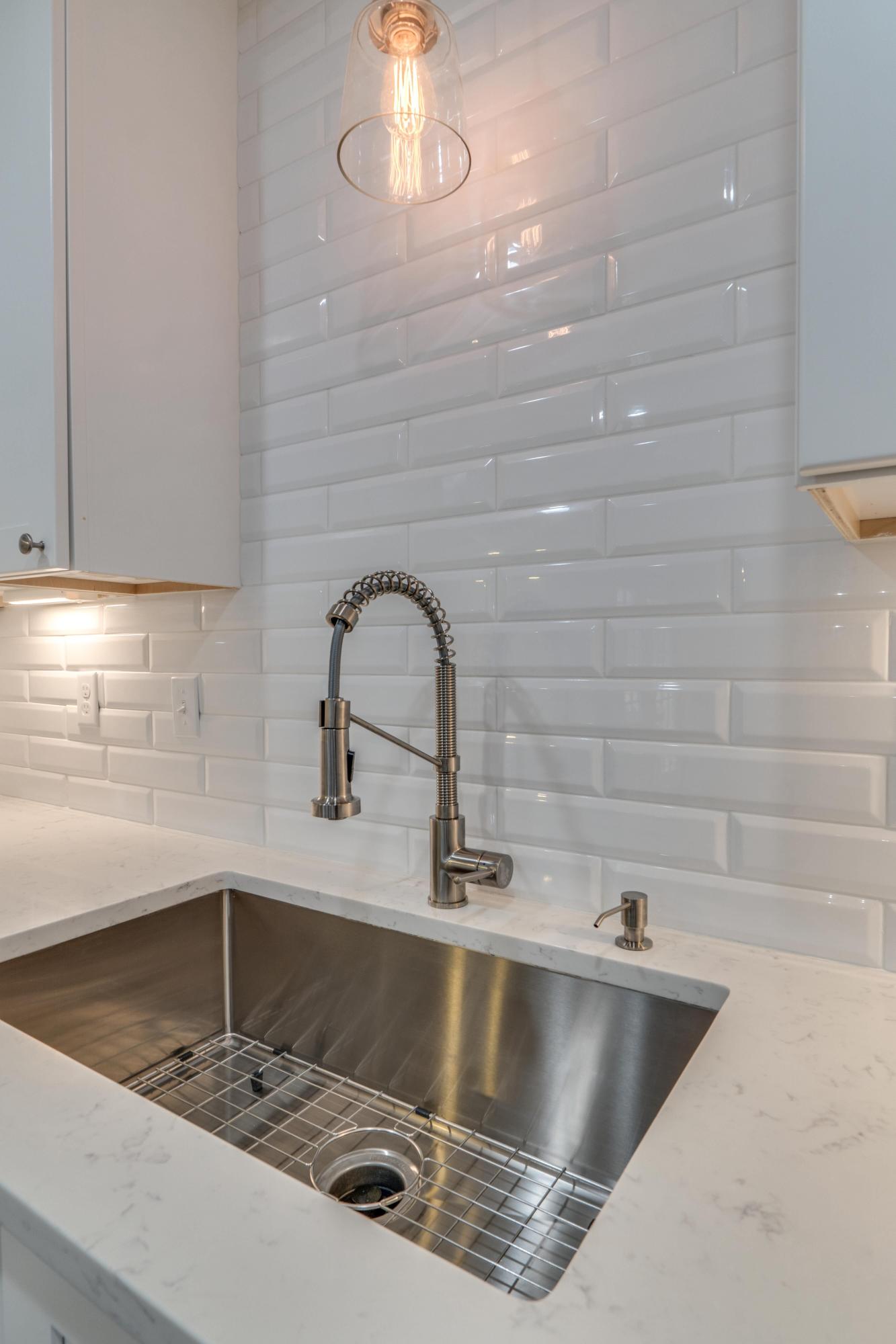 ELLIOTTS POINT 8TH ADDN - Residential