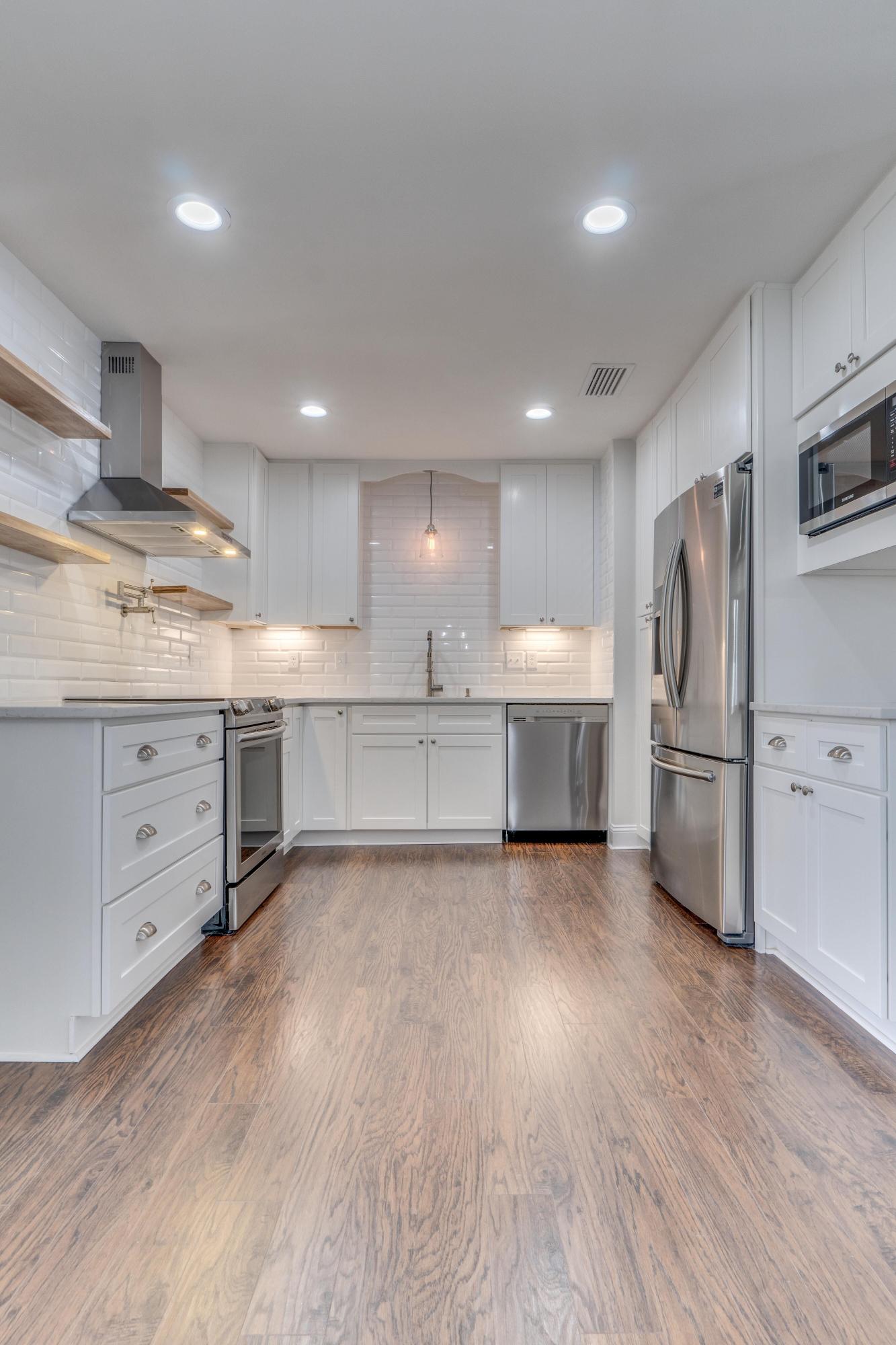 ELLIOTTS POINT 8TH ADDN - Residential