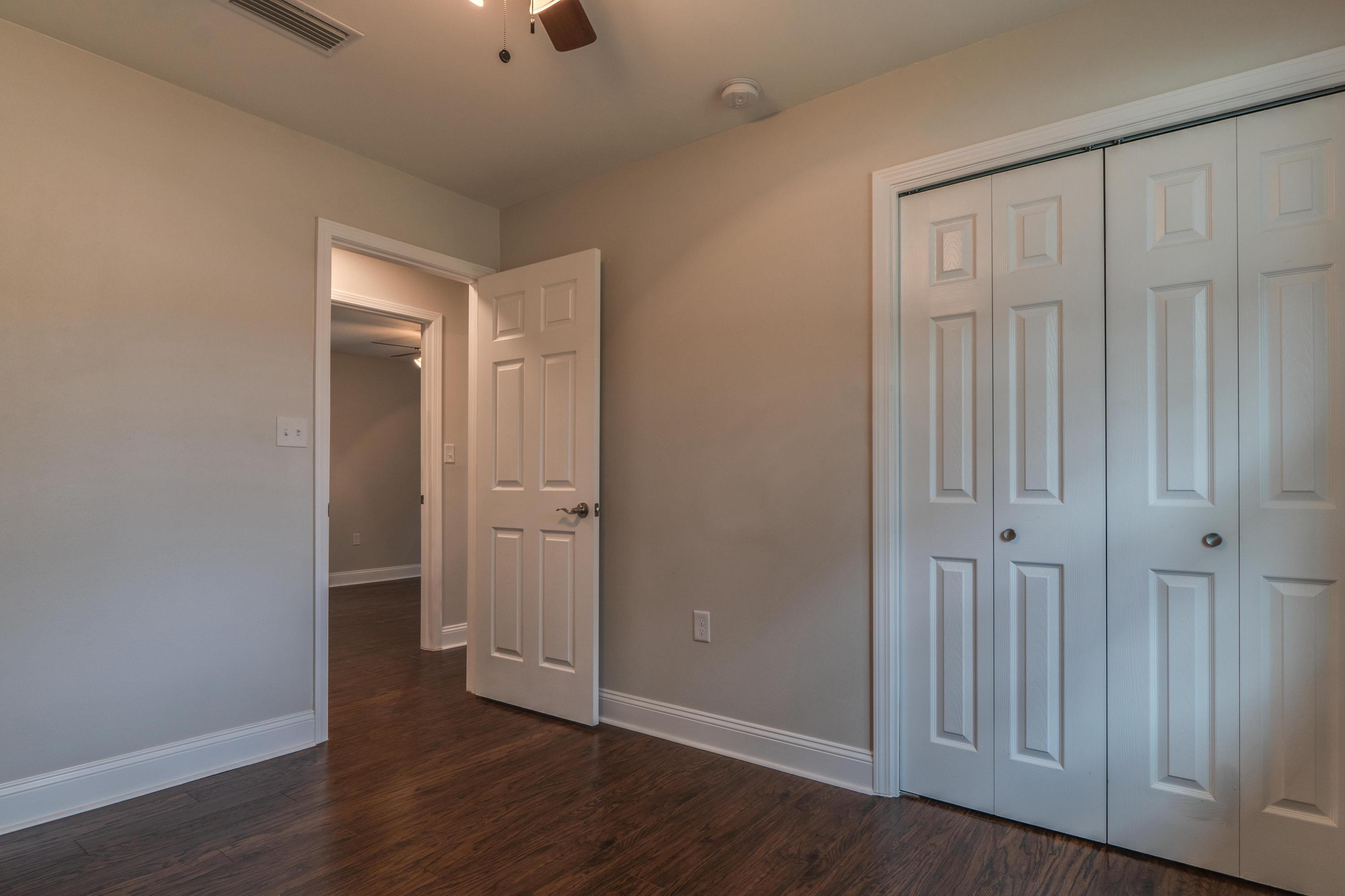 ELLIOTTS POINT 8TH ADDN - Residential