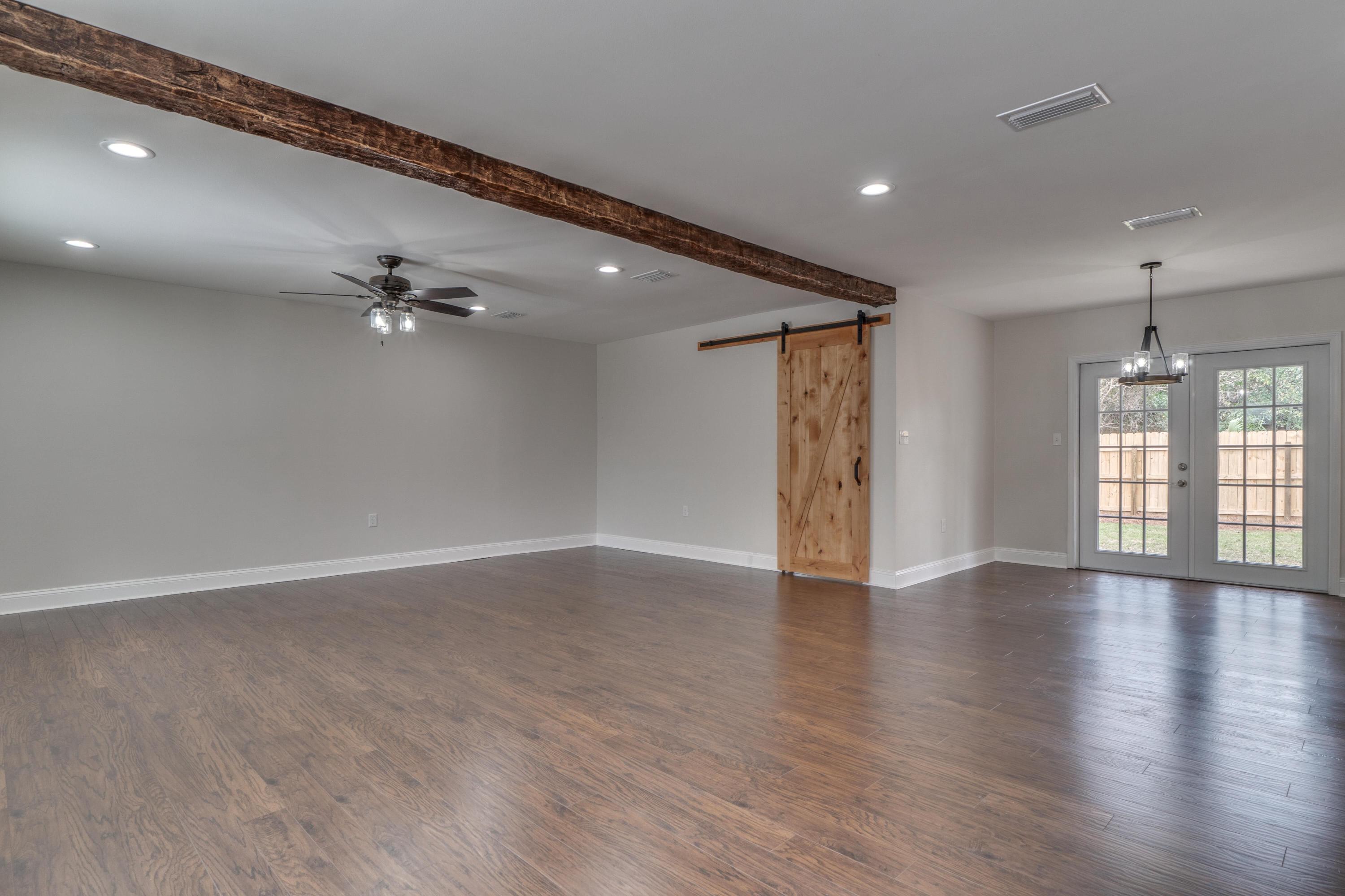 ELLIOTTS POINT 8TH ADDN - Residential