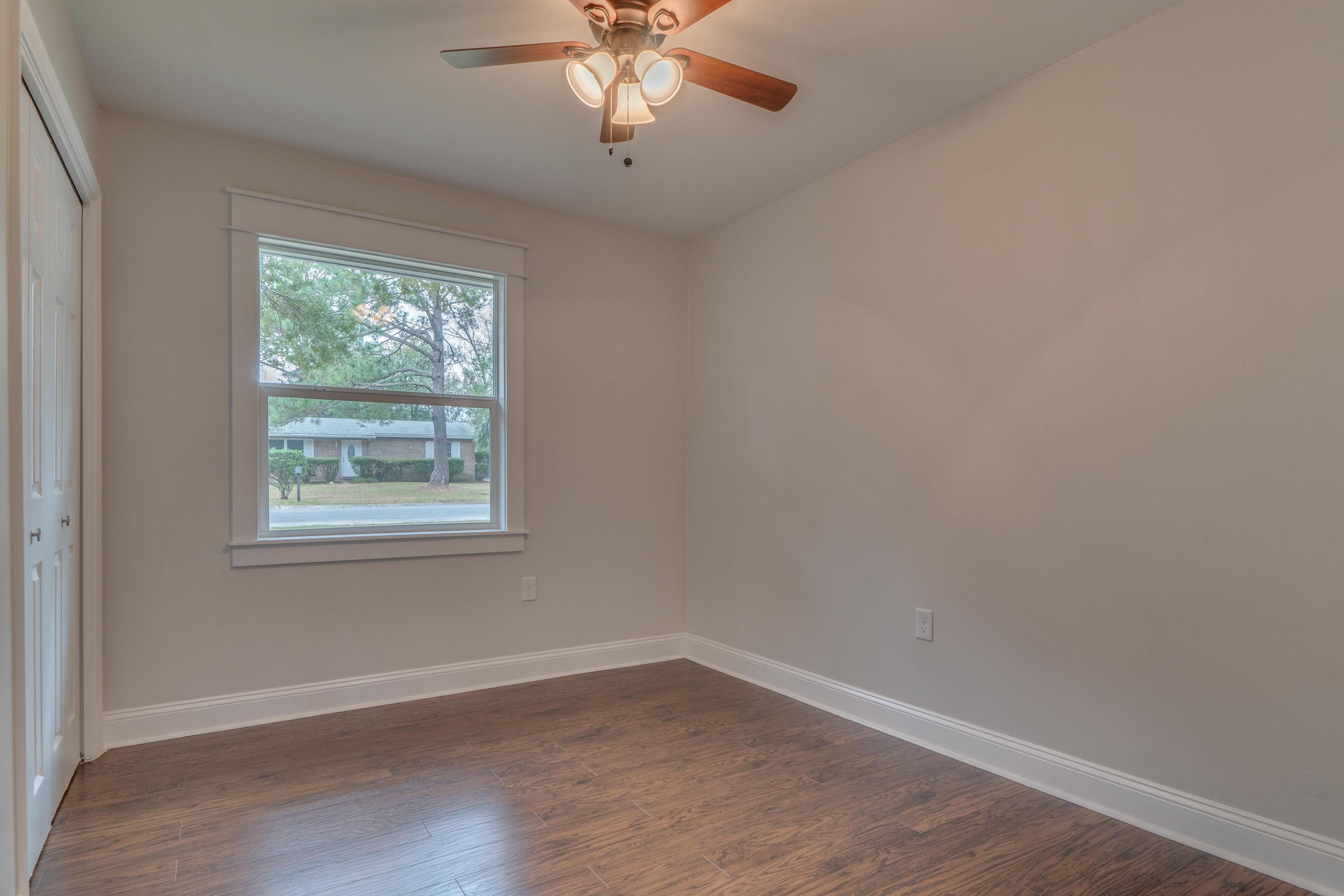 ELLIOTTS POINT 8TH ADDN - Residential