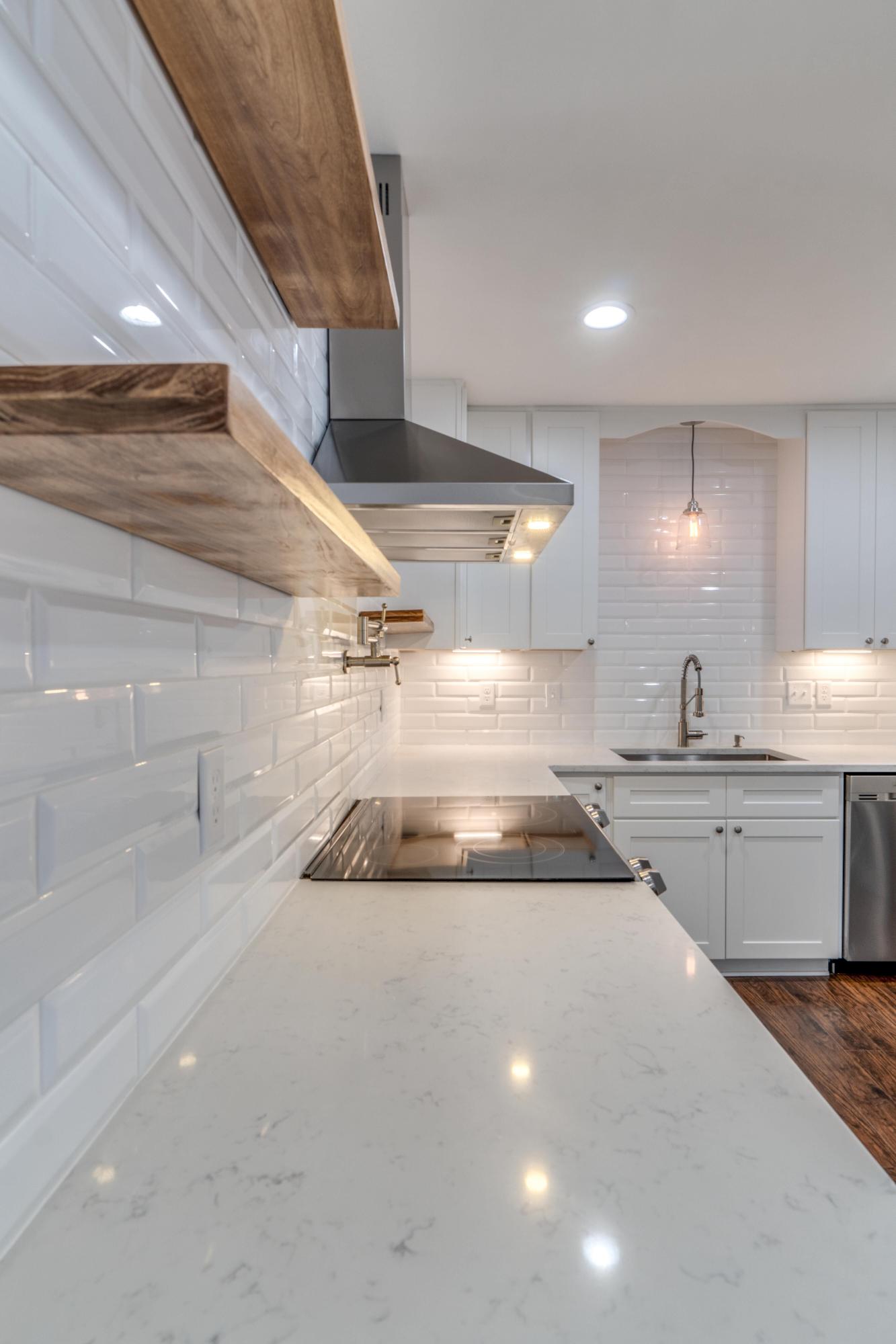 ELLIOTTS POINT 8TH ADDN - Residential