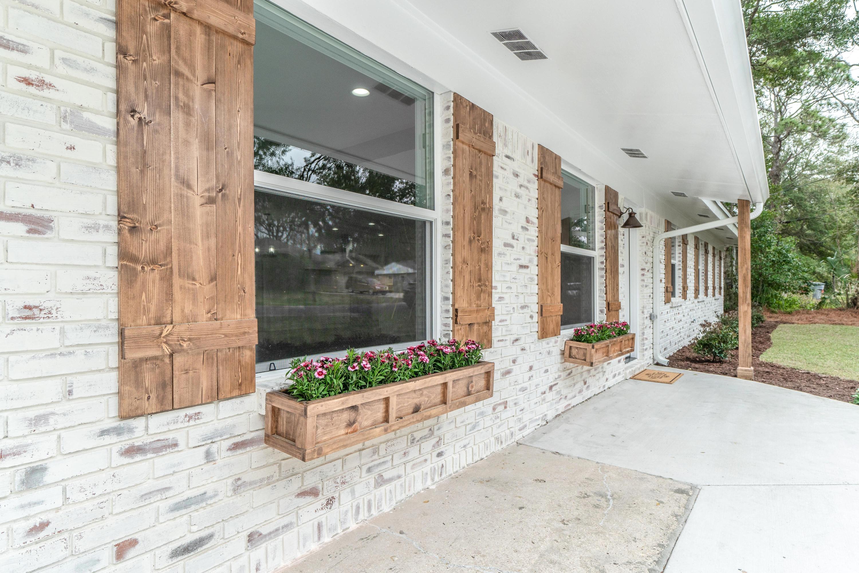 ELLIOTTS POINT 8TH ADDN - Residential