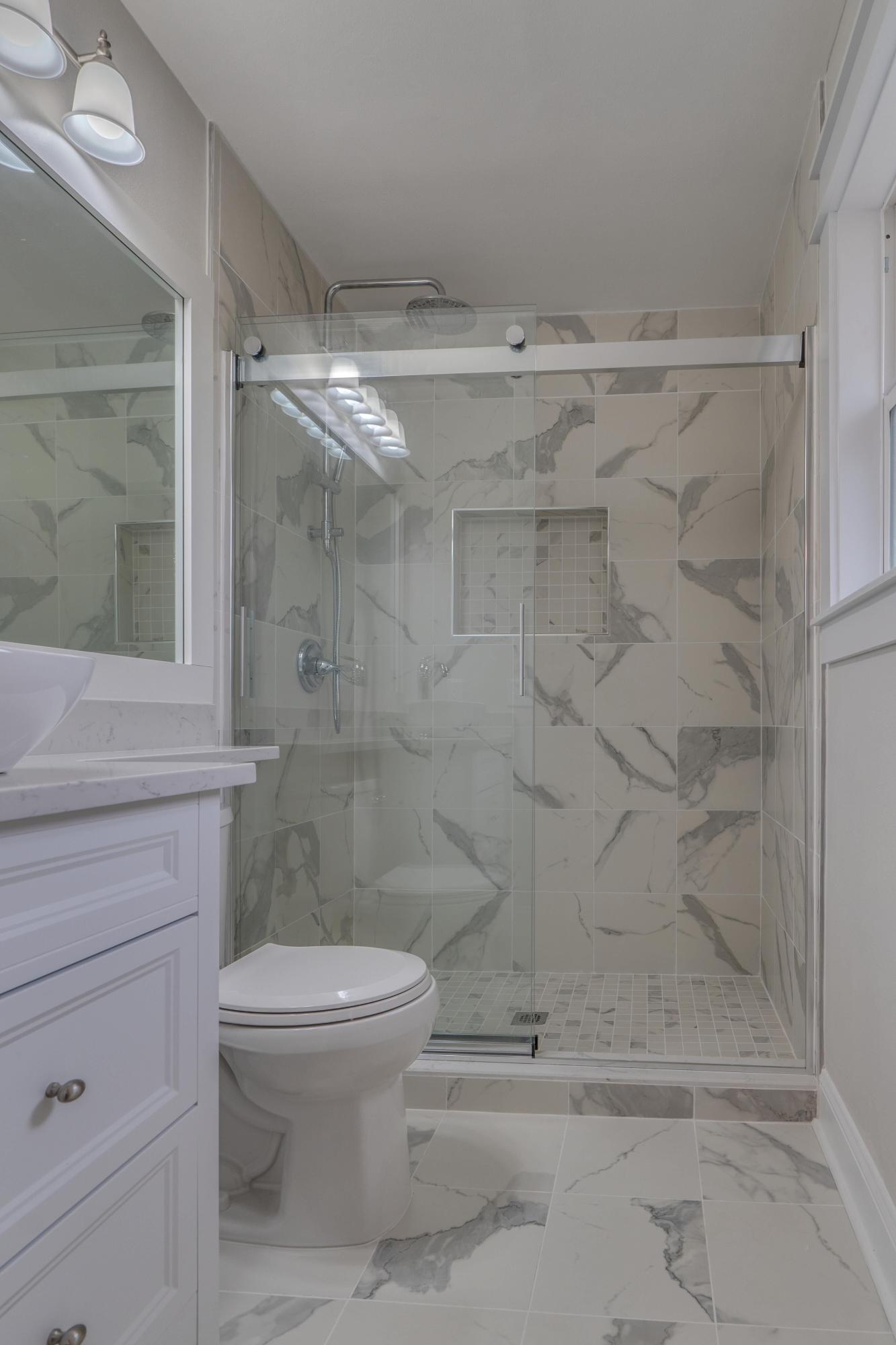 ELLIOTTS POINT 8TH ADDN - Residential