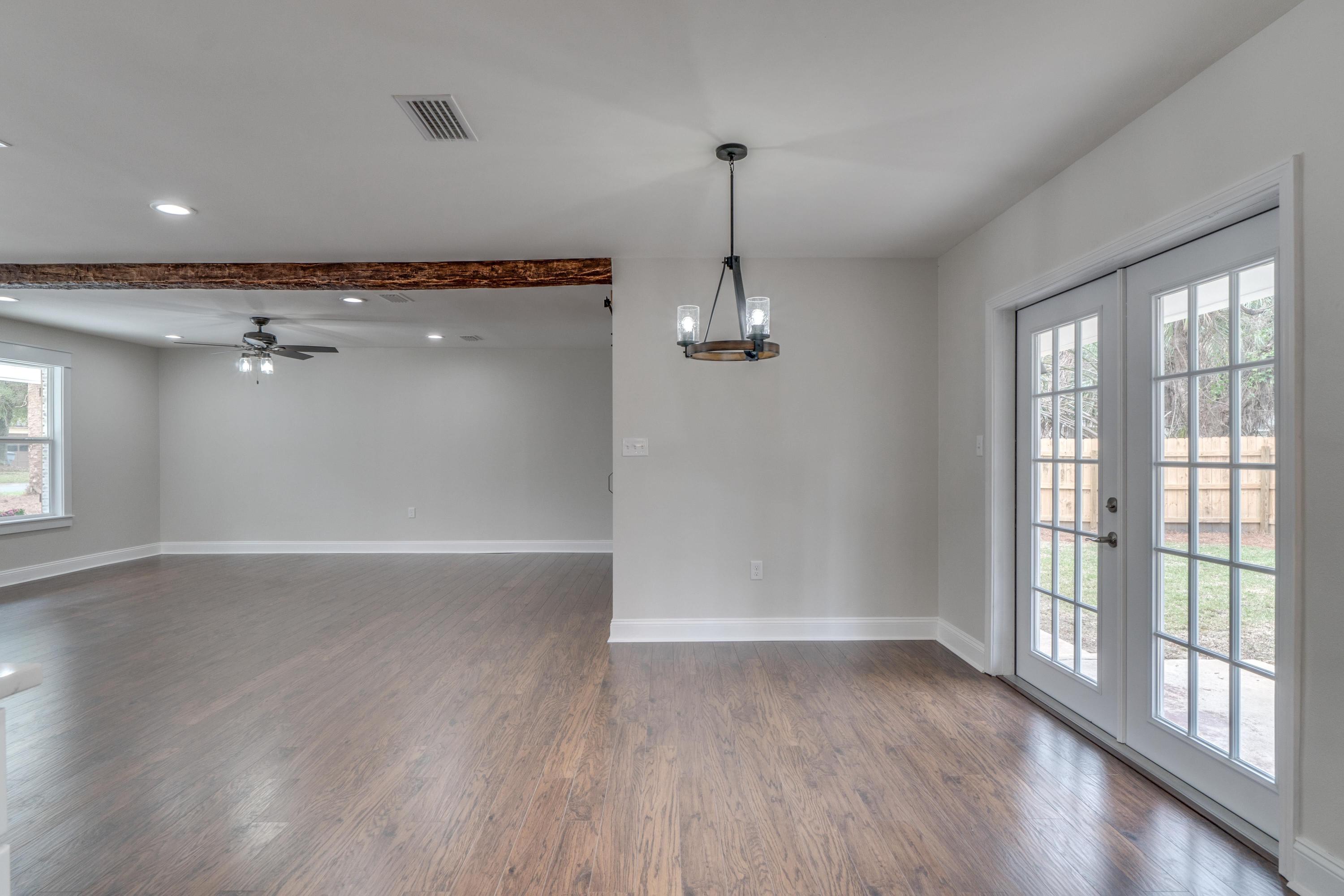 ELLIOTTS POINT 8TH ADDN - Residential