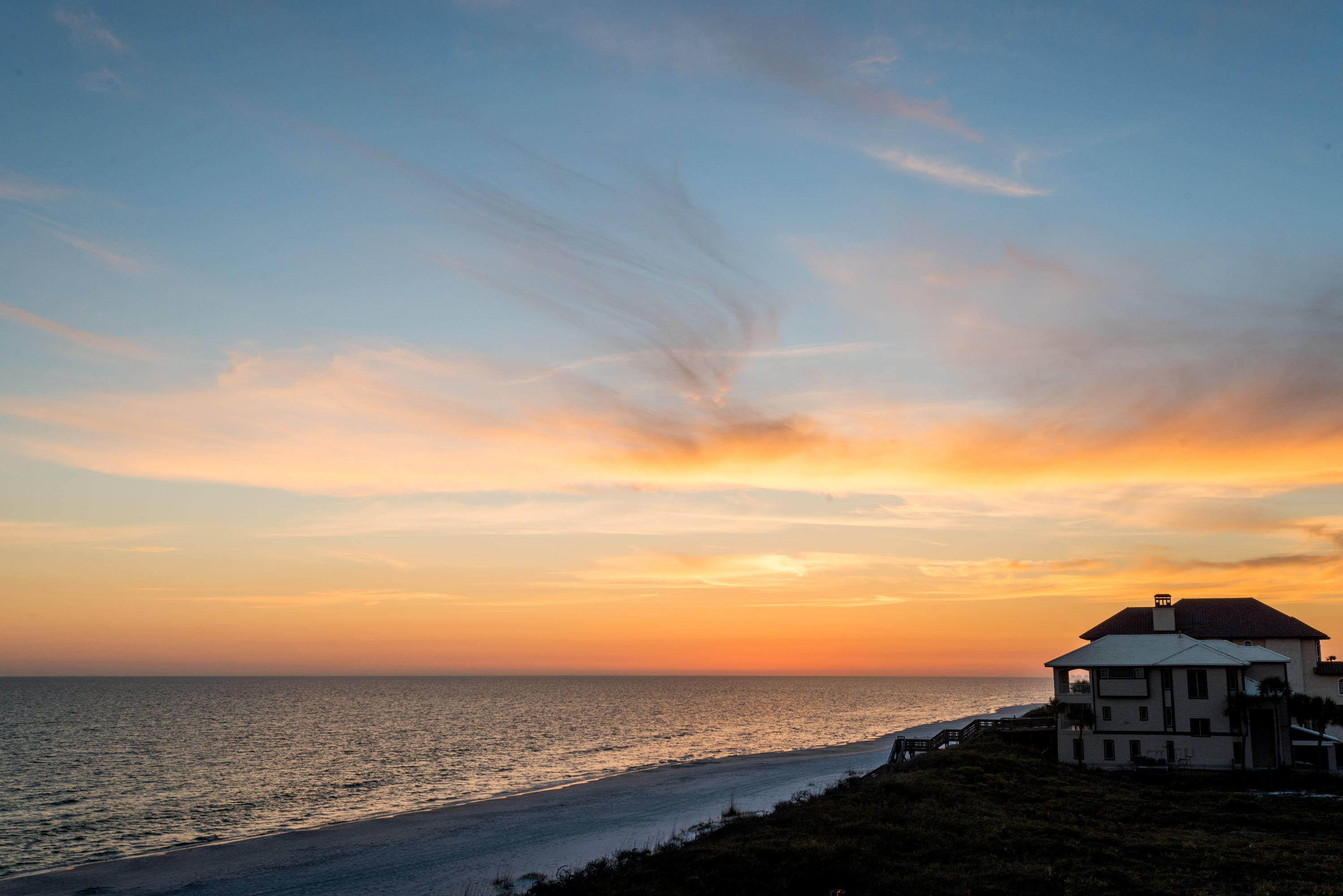 PARADISE BY THE SEA - Residential