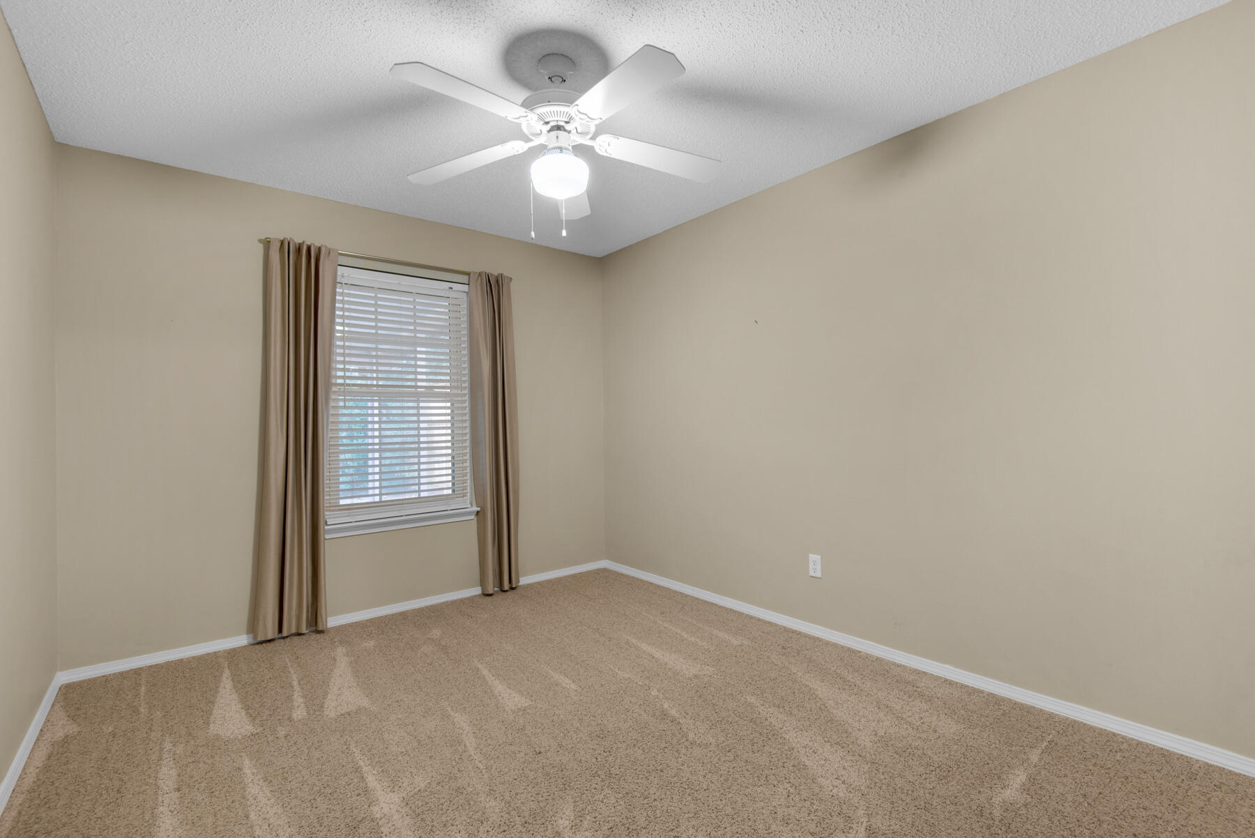 PARKWOOD SQUARE PH 2 - Residential