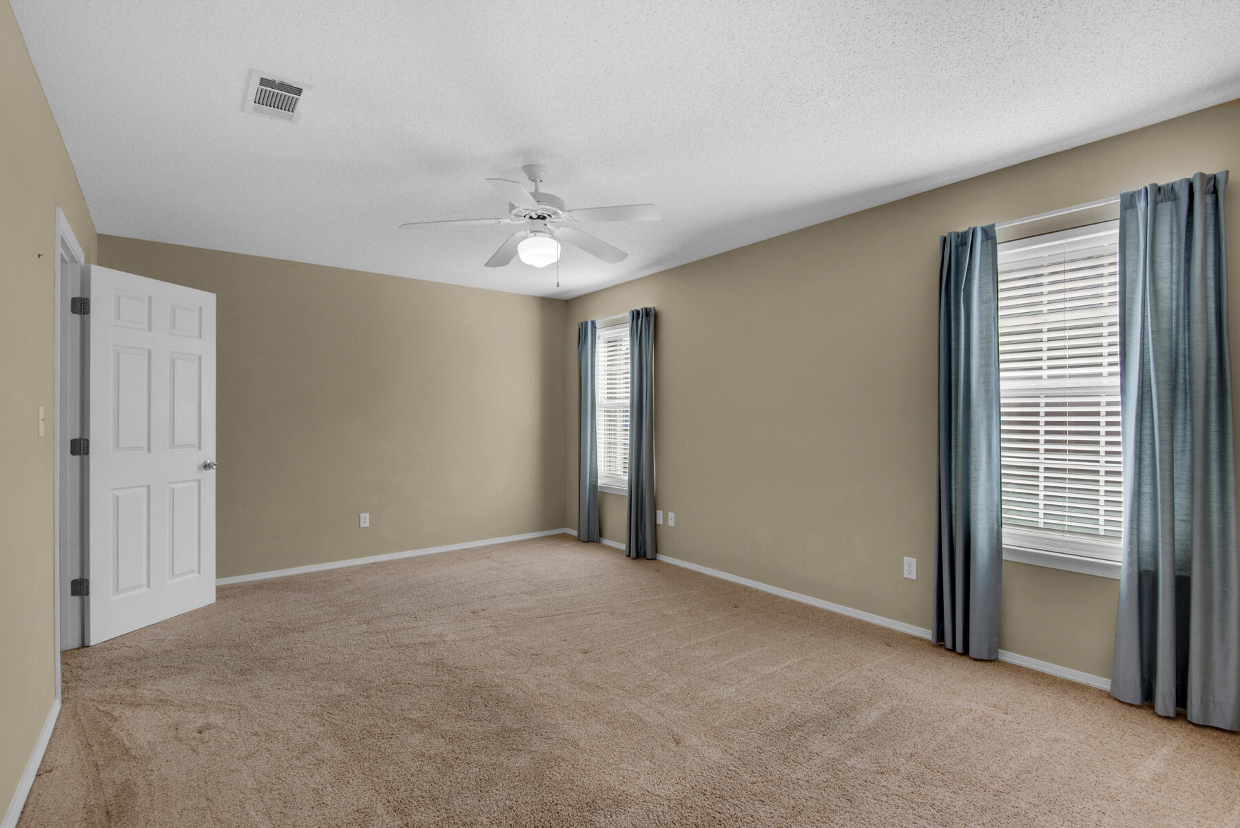 PARKWOOD SQUARE PH 2 - Residential
