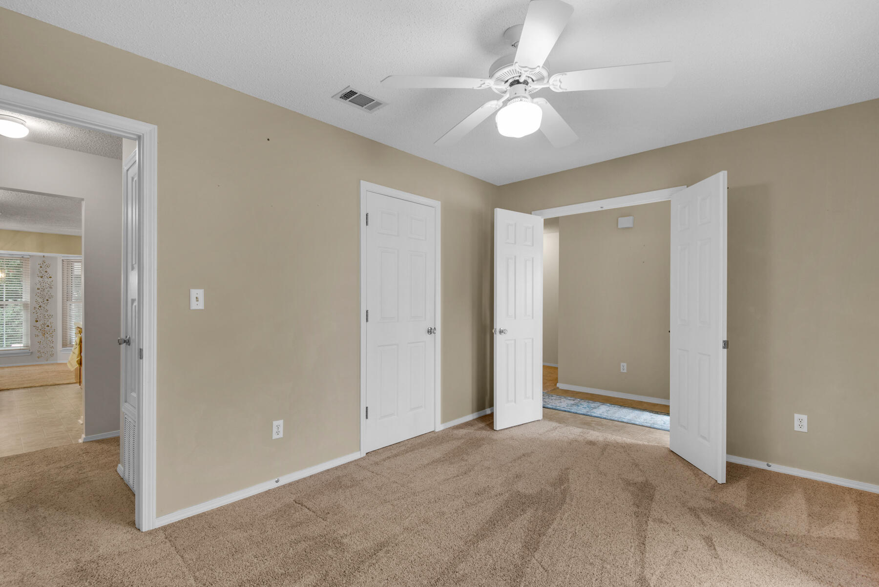 PARKWOOD SQUARE PH 2 - Residential