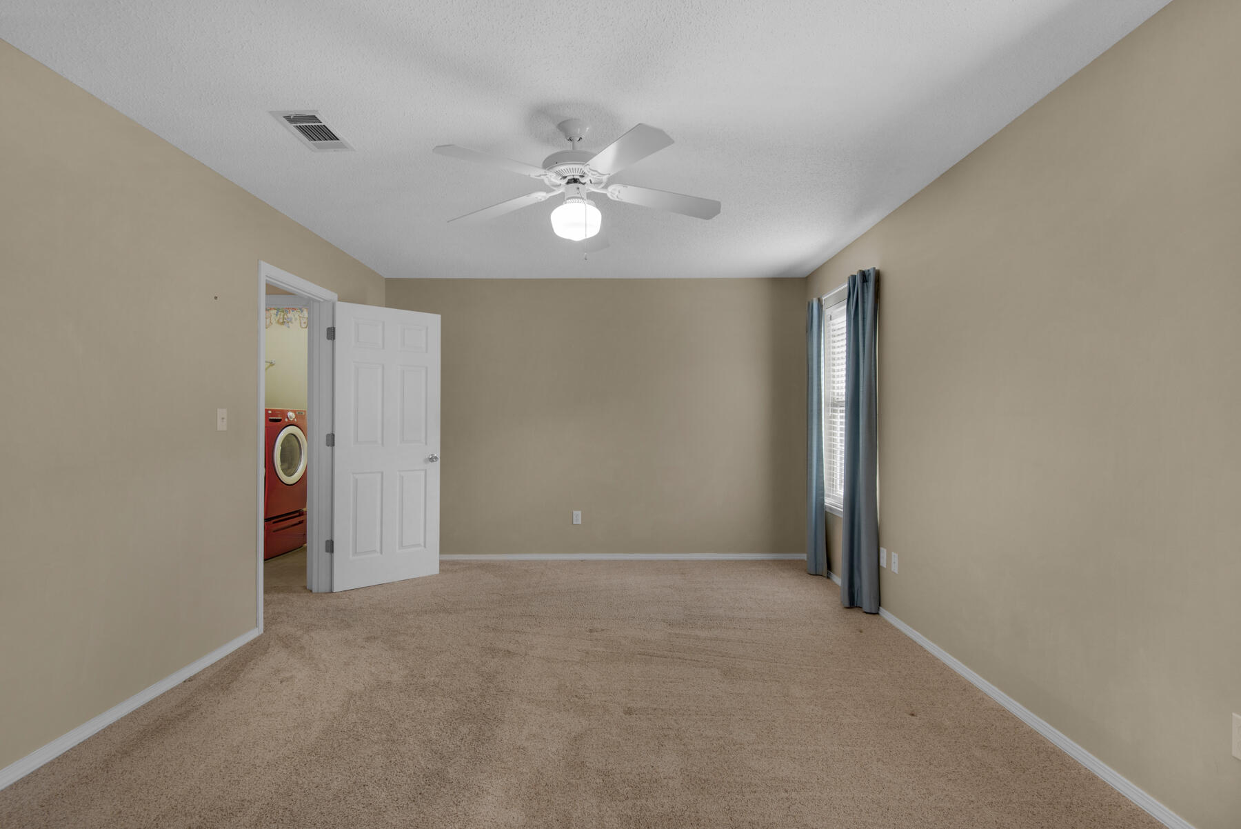 PARKWOOD SQUARE PH 2 - Residential