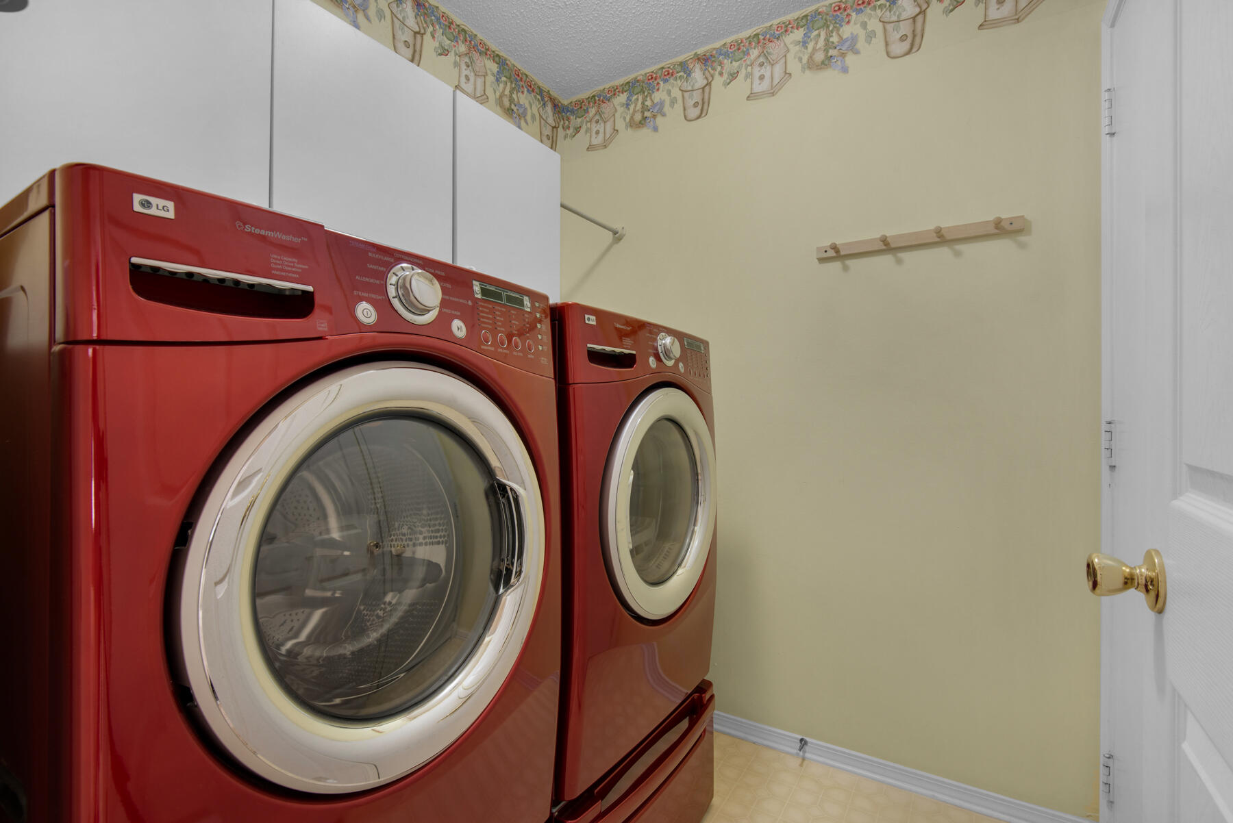 PARKWOOD SQUARE PH 2 - Residential