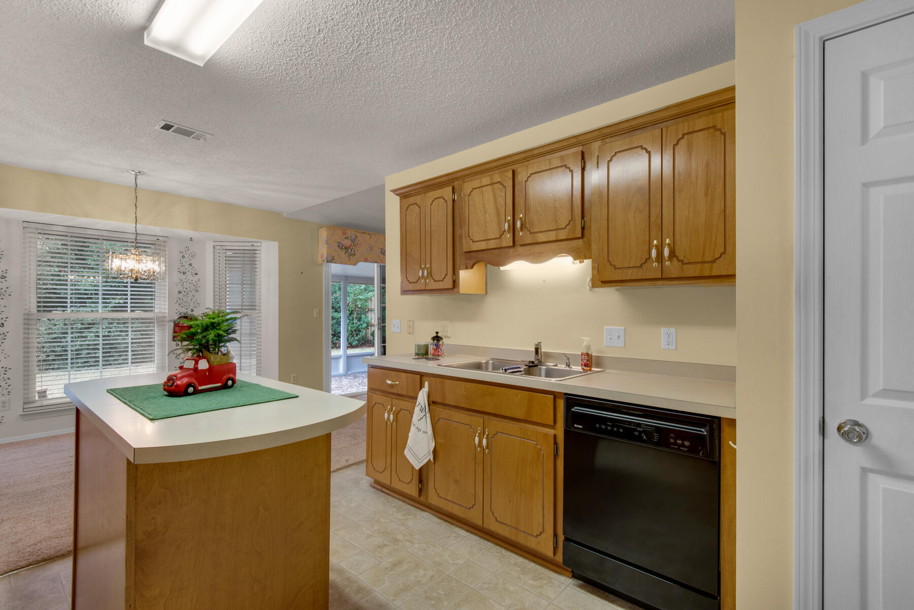 PARKWOOD SQUARE PH 2 - Residential