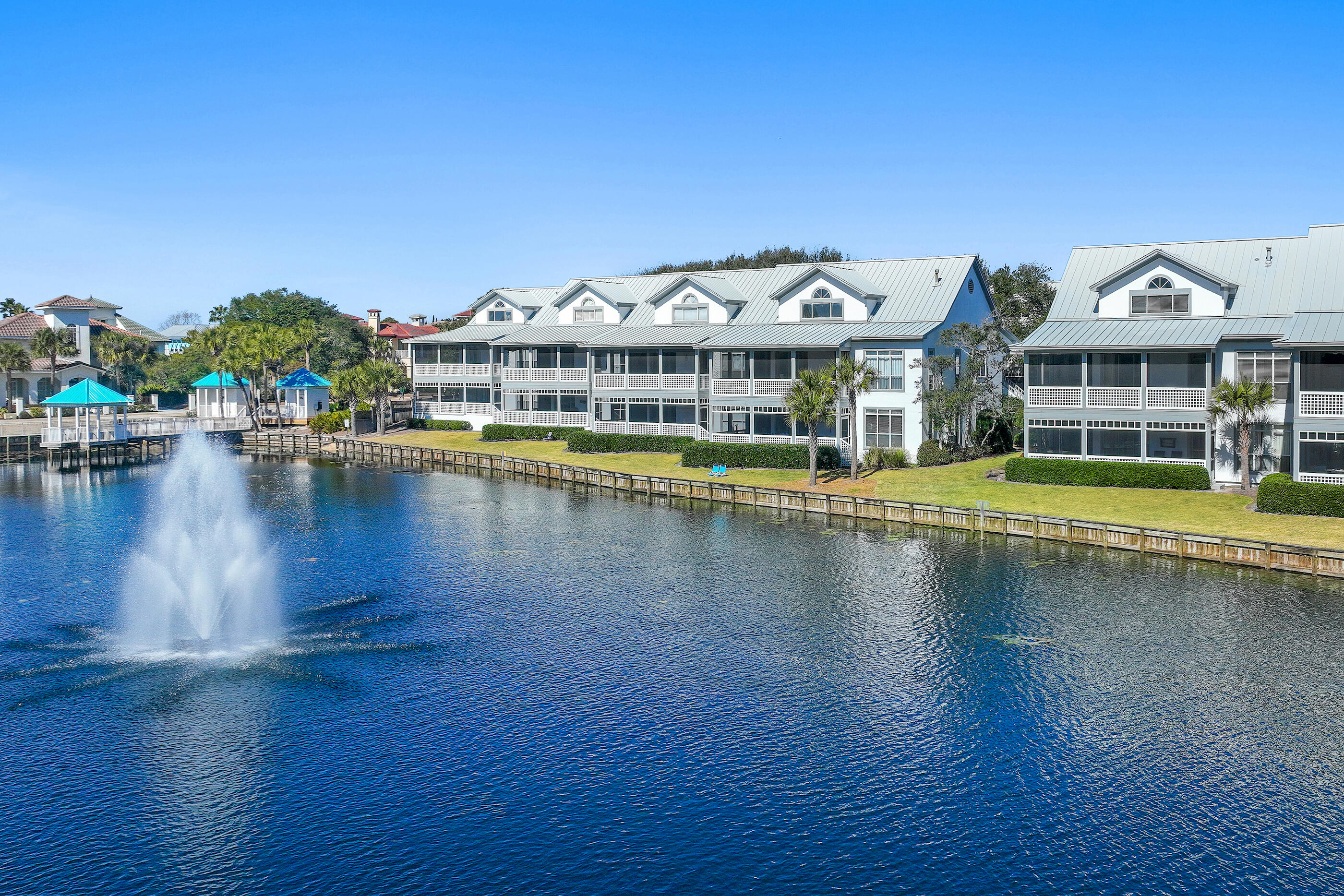 HIDDEN DUNES BEACH VILLAS - Residential