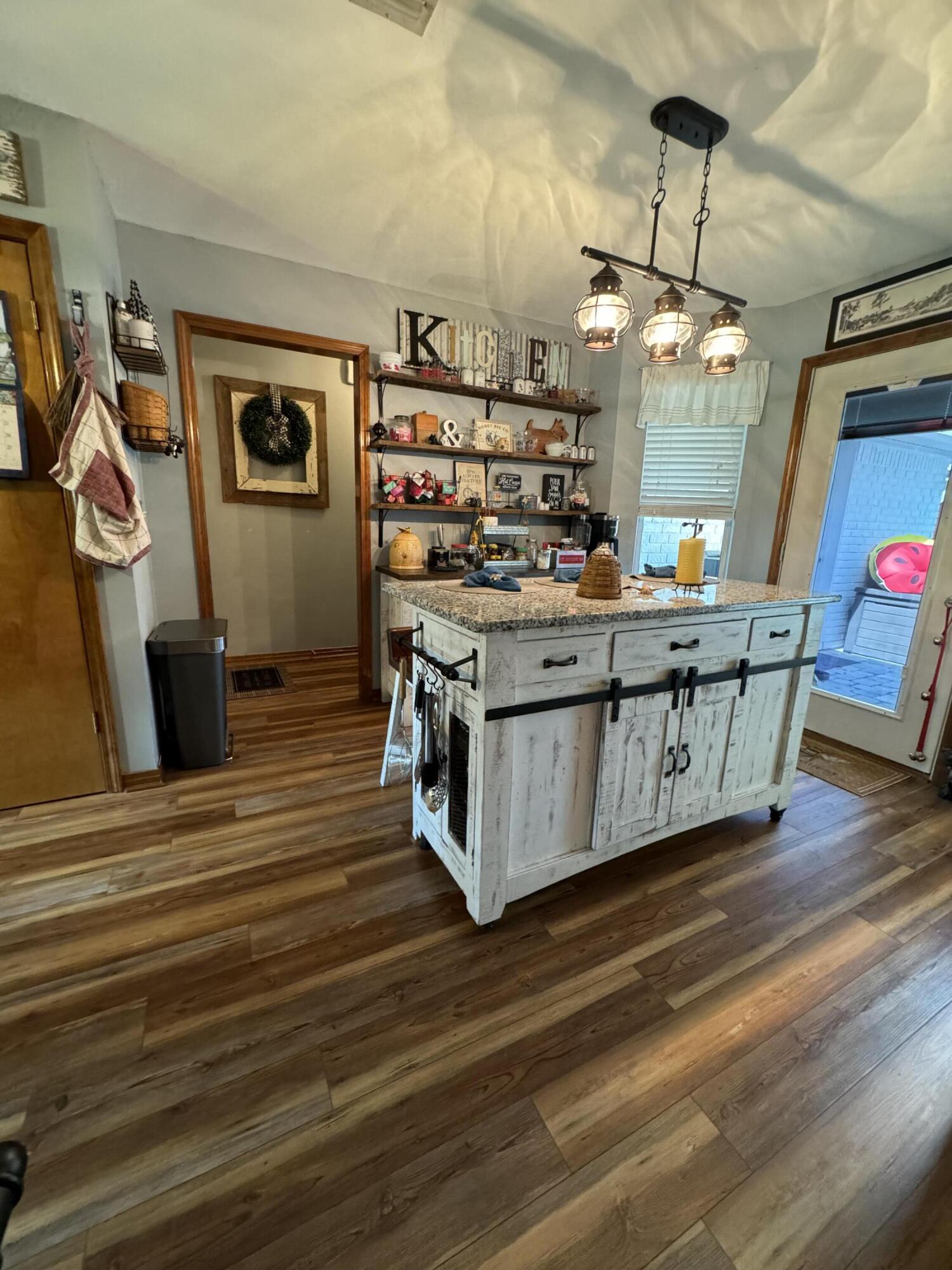 KINGS ROAD - Residential