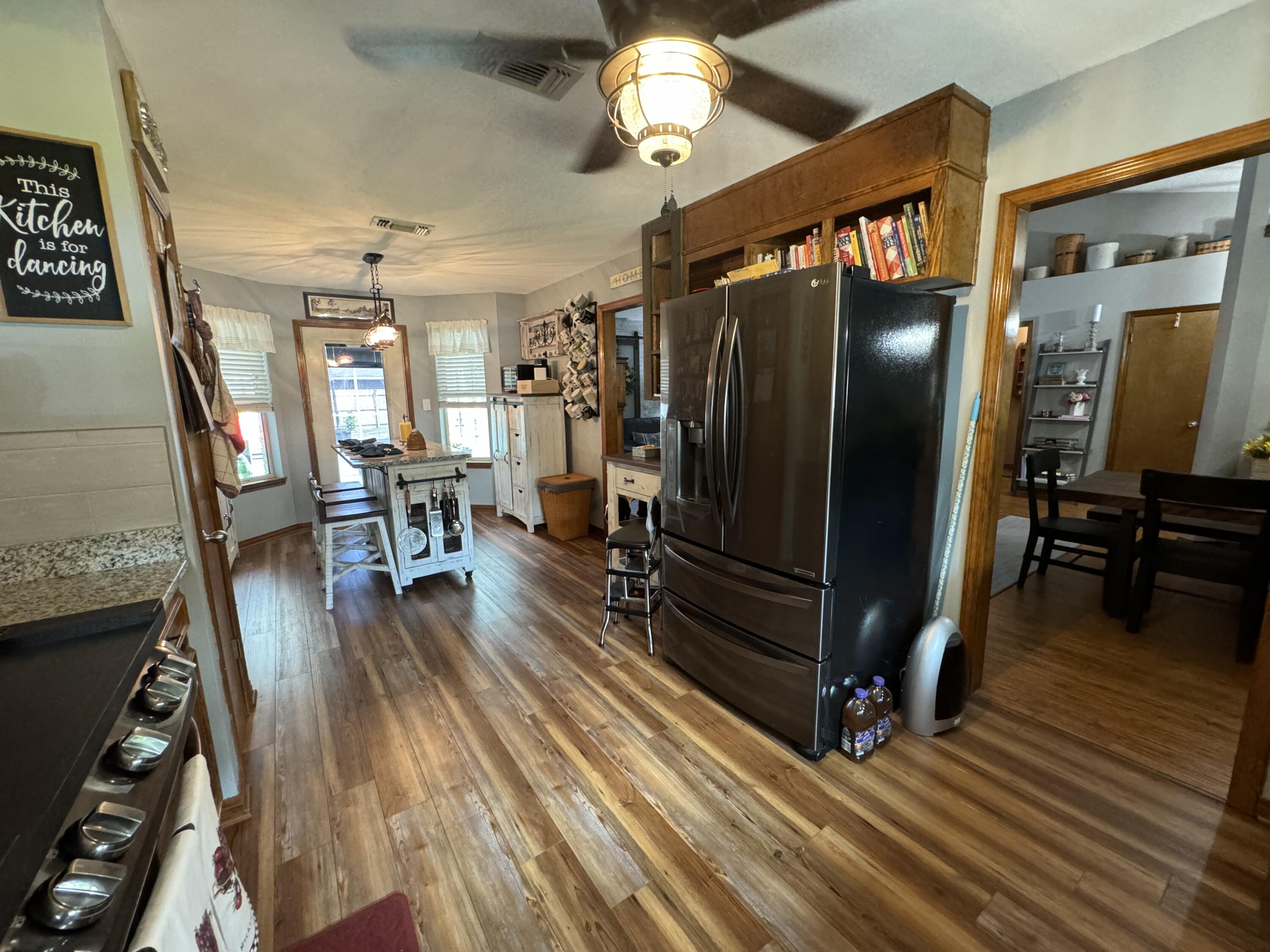 KINGS ROAD - Residential