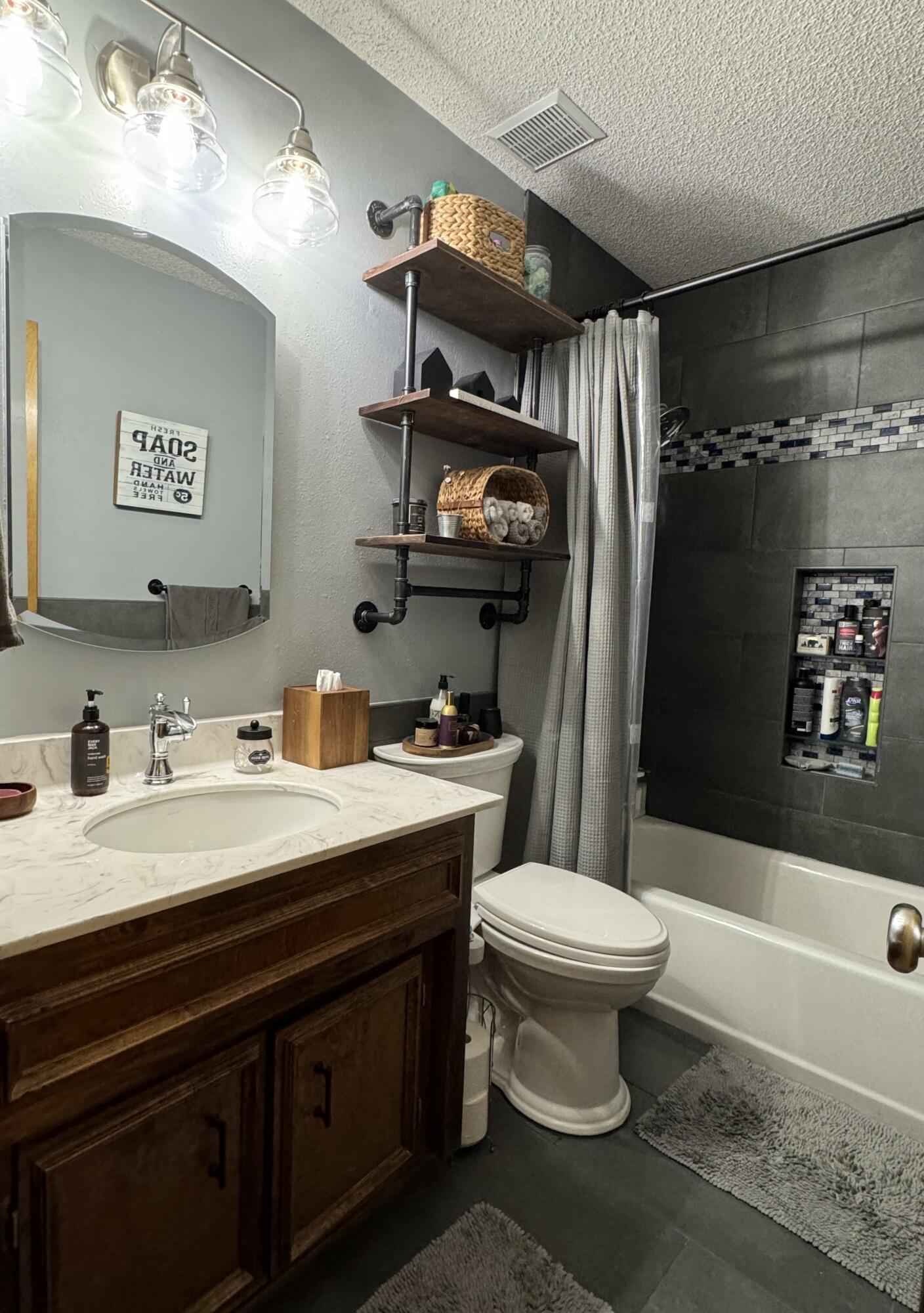 KINGS ROAD - Residential