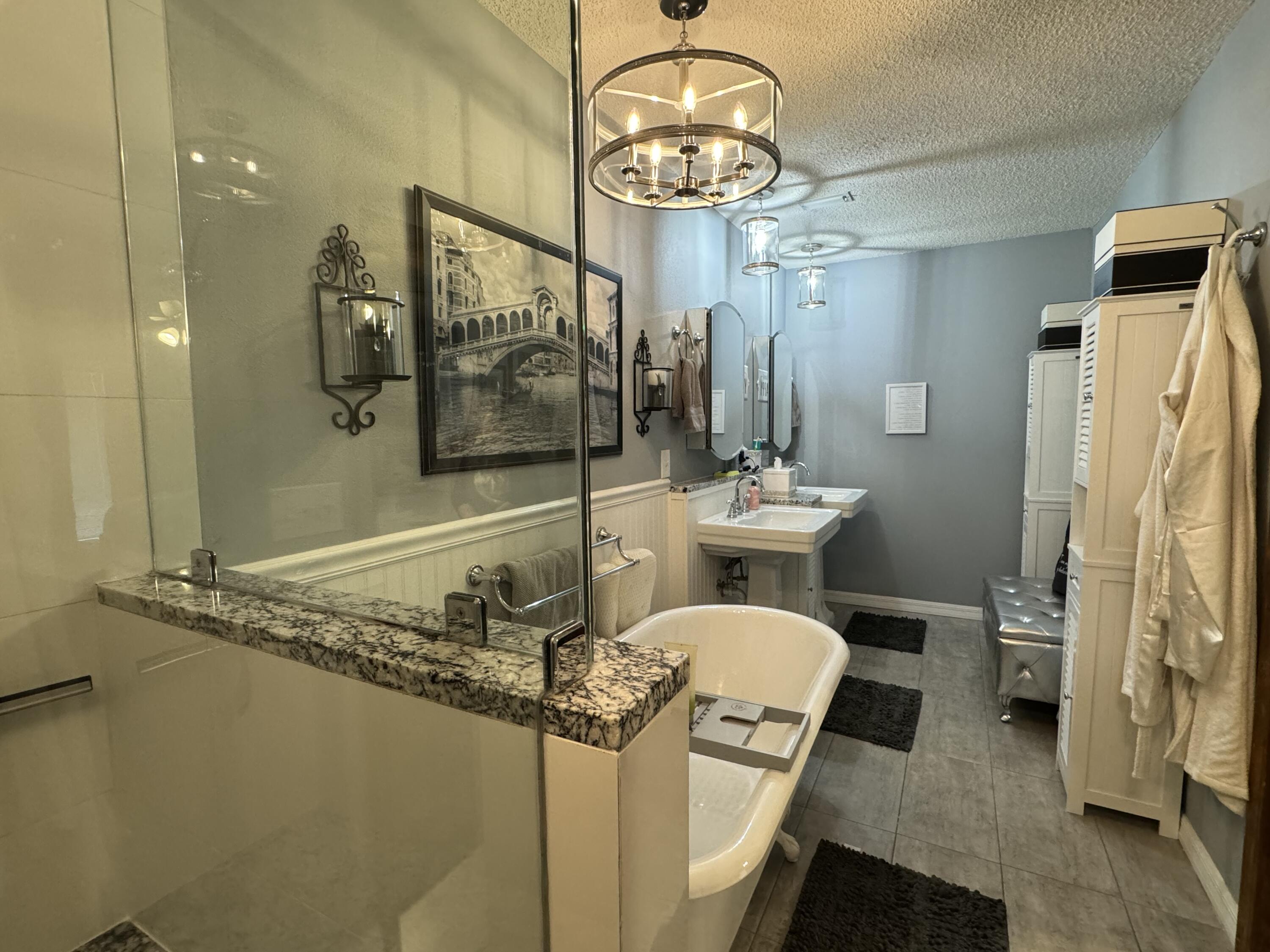 KINGS ROAD - Residential