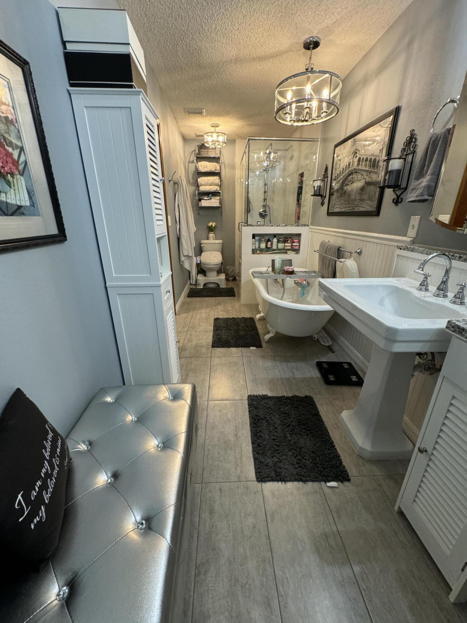 KINGS ROAD - Residential