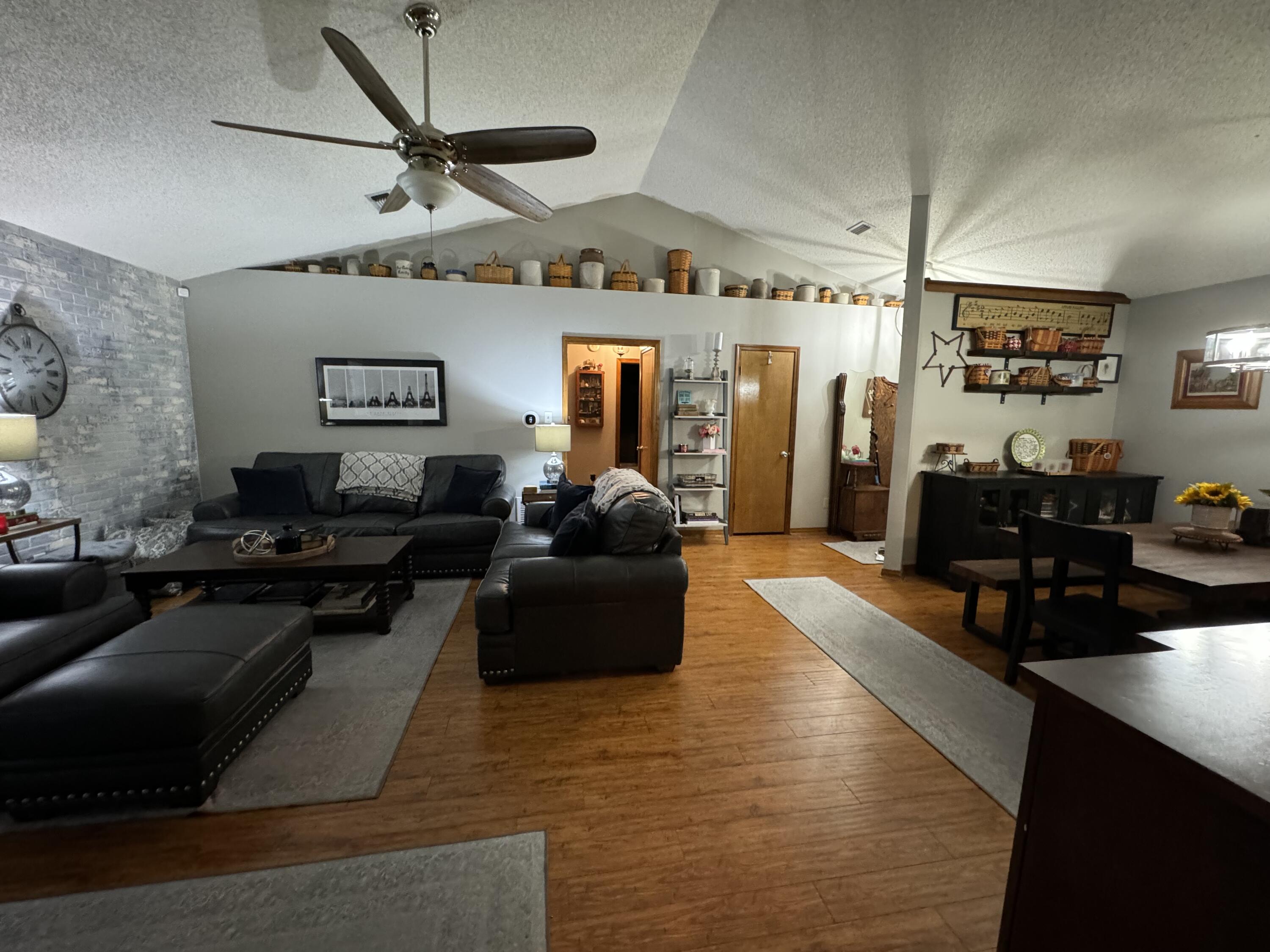 KINGS ROAD - Residential