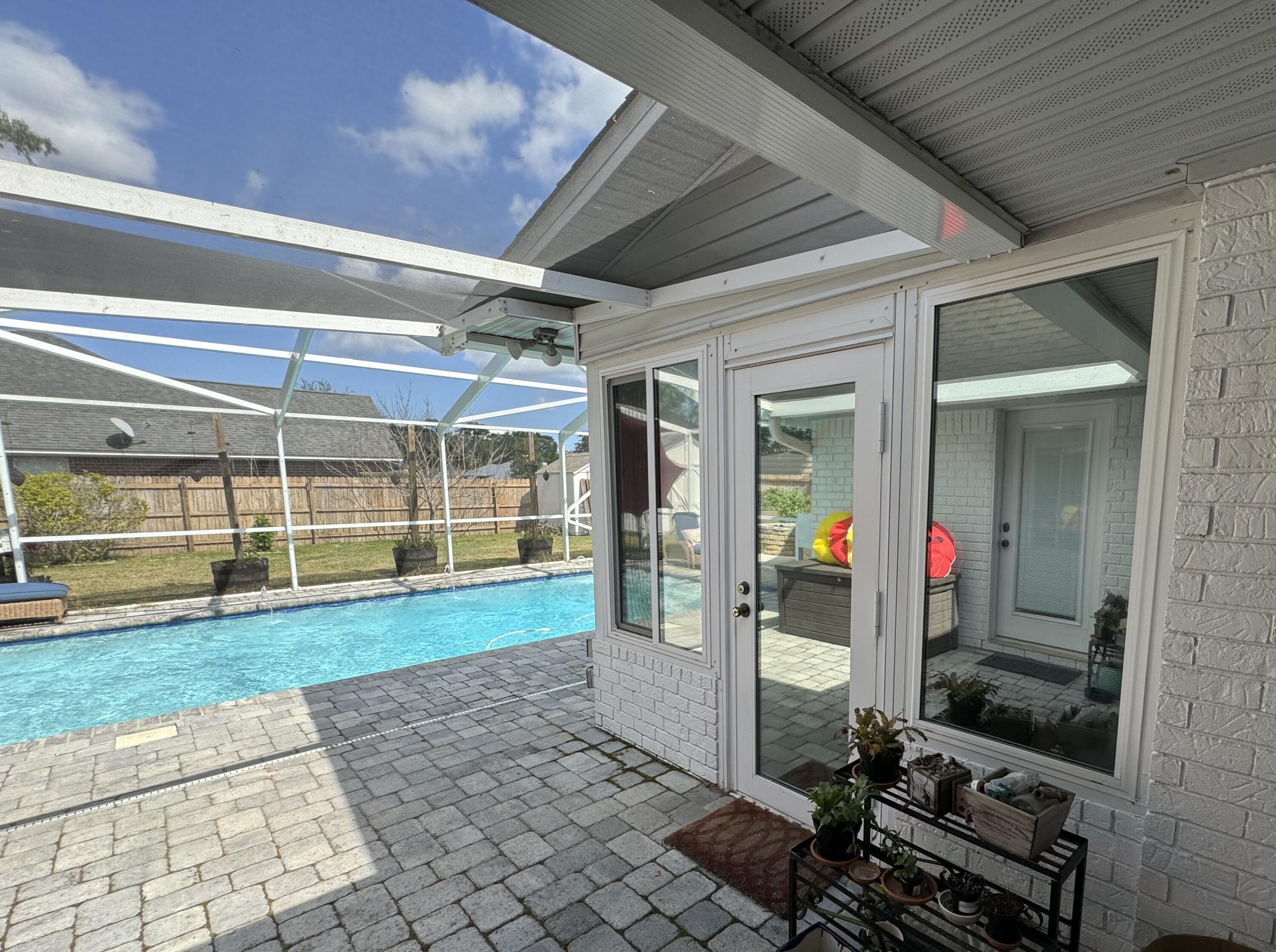 KINGS ROAD - Residential