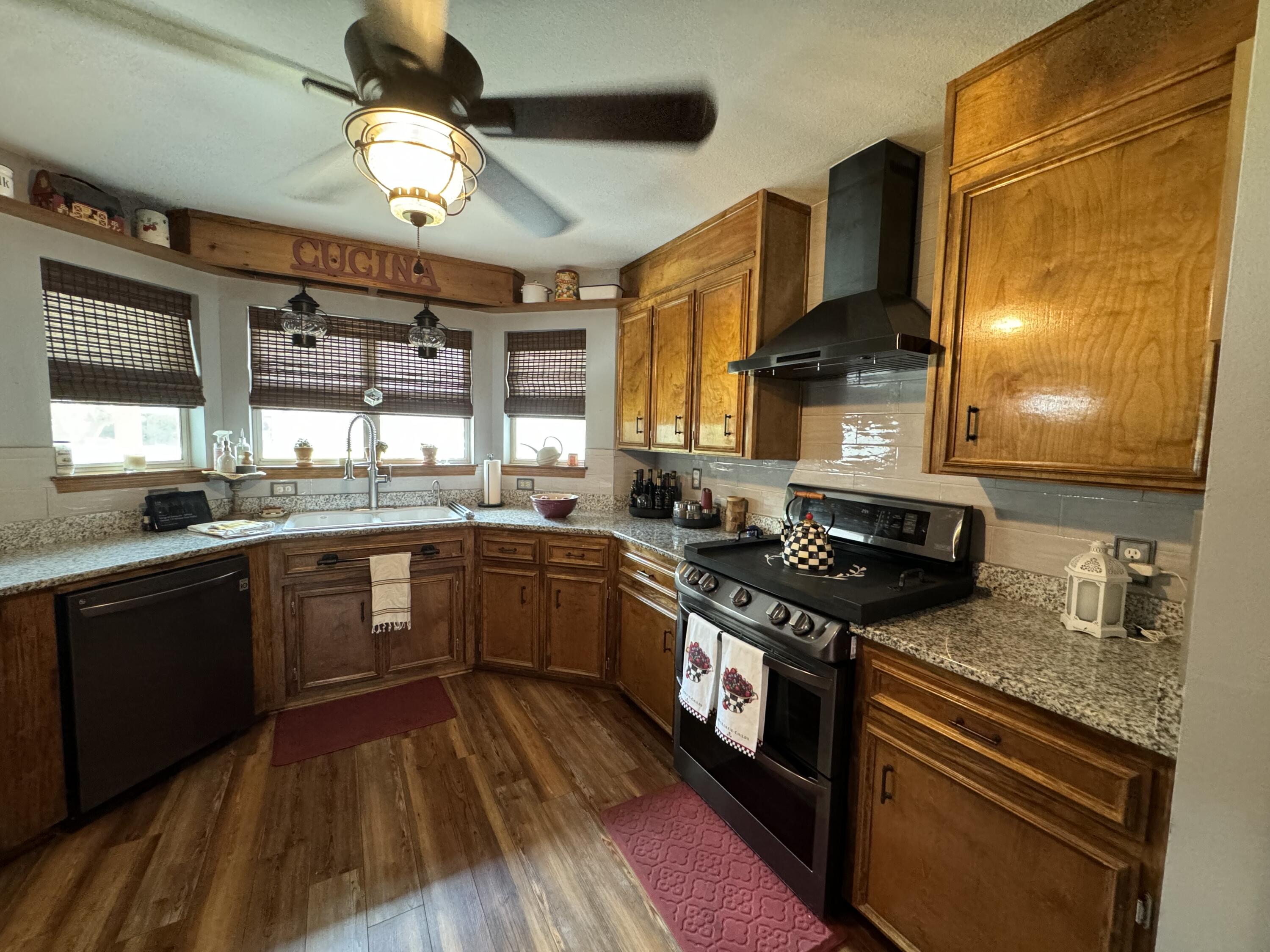 KINGS ROAD - Residential