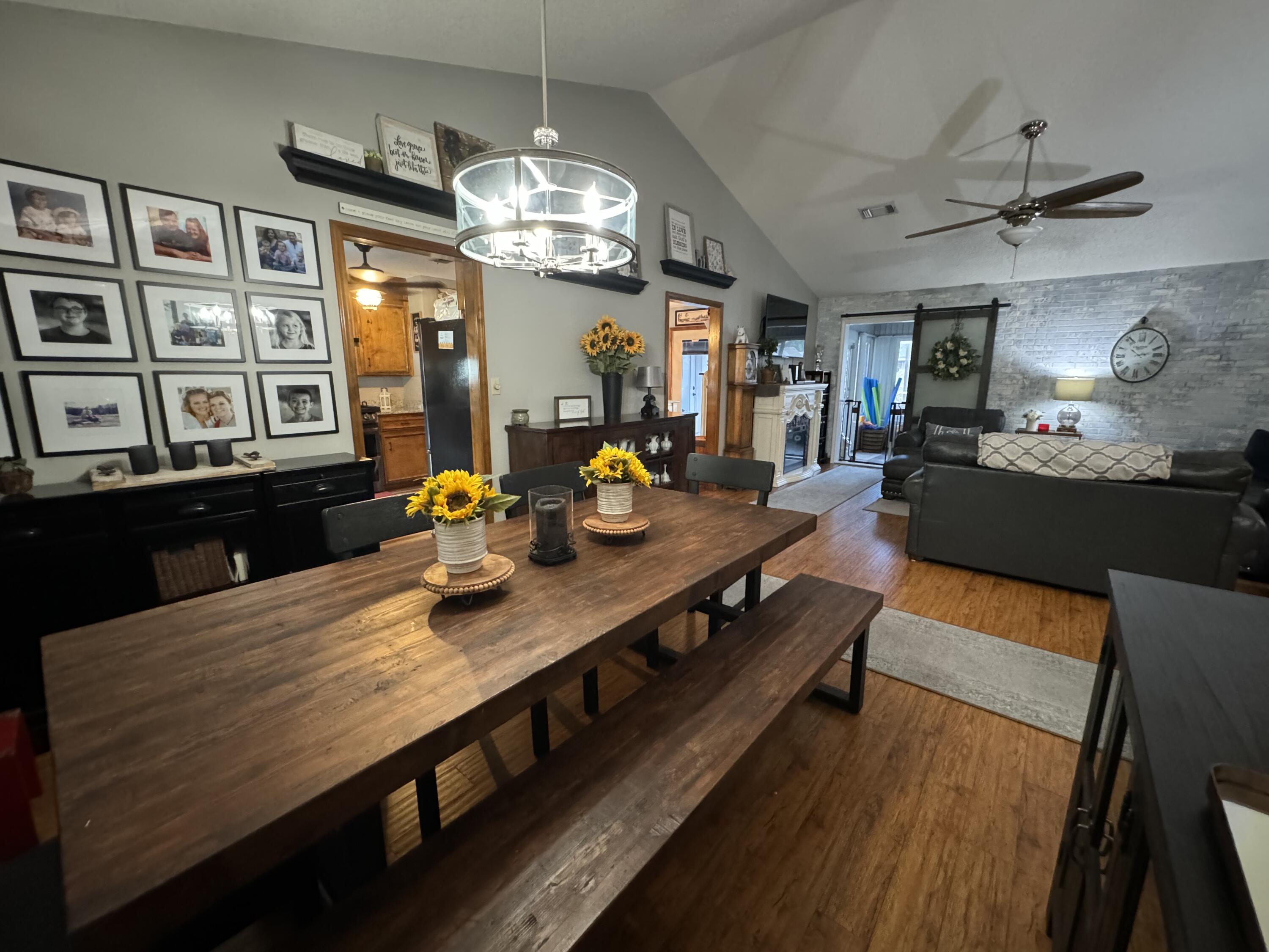 KINGS ROAD - Residential