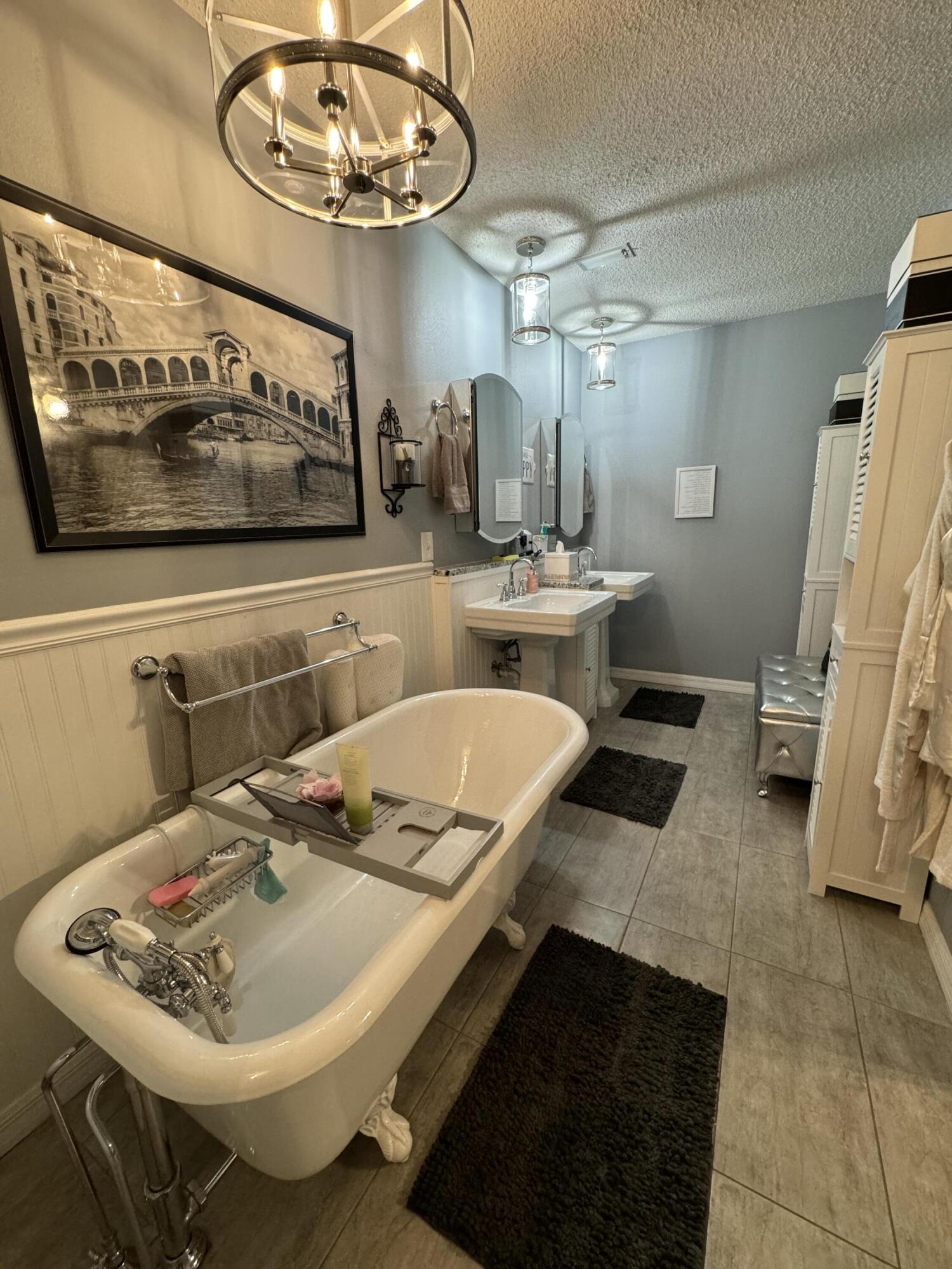 KINGS ROAD - Residential