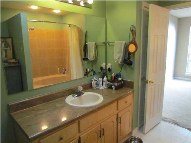 EMERALD GARDENS - Residential Lease