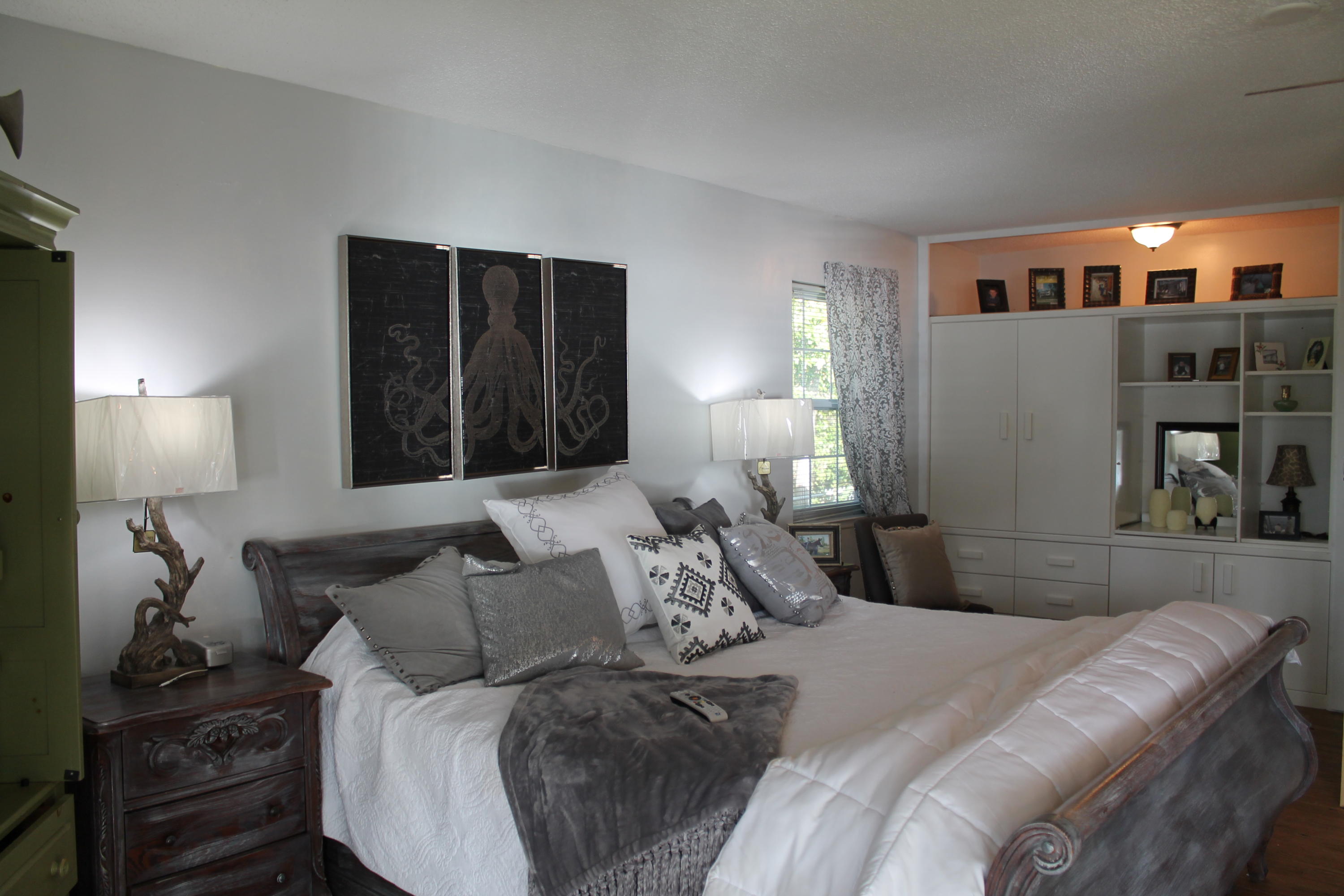 GREY MOSS POINT - Residential