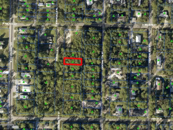 0.143-acre lot just 3 miles from the Gulf of Mexico and less than a mile from the Cessna Park with a public boat ramp