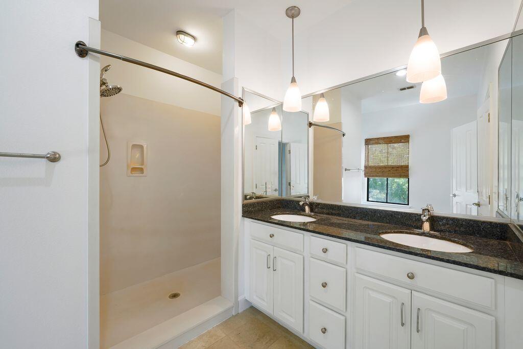 SOUTH HAVEN TOWNHOMES - Residential