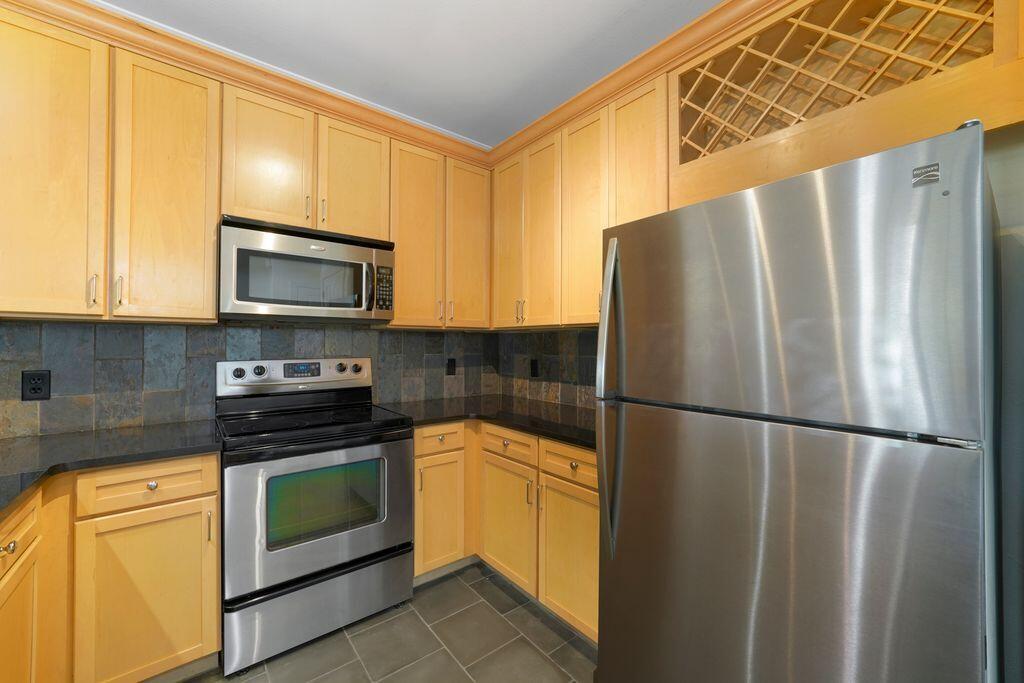 SOUTH HAVEN TOWNHOMES - Residential