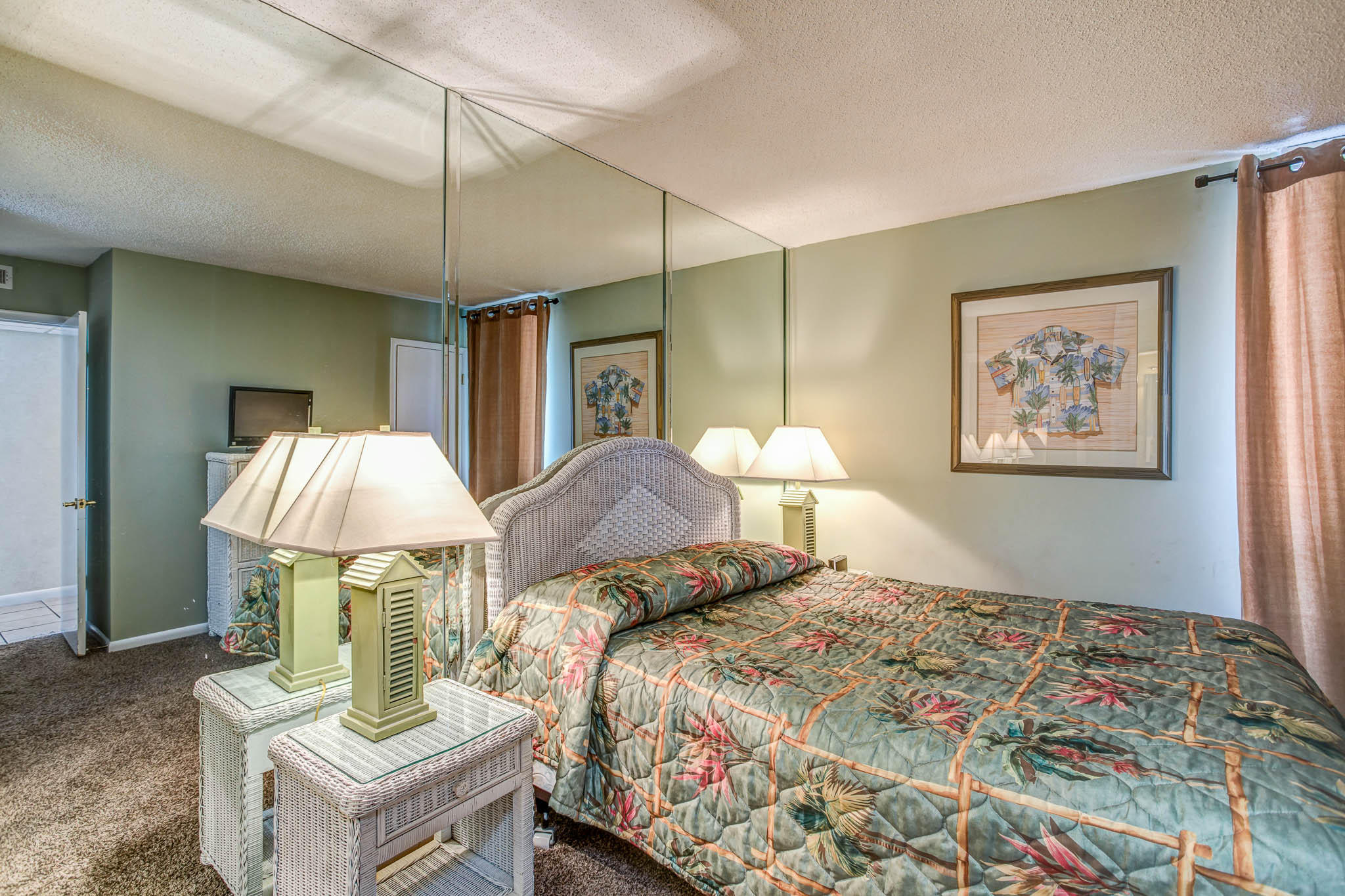 LEEWARD/WINDWARD CONDO - Residential