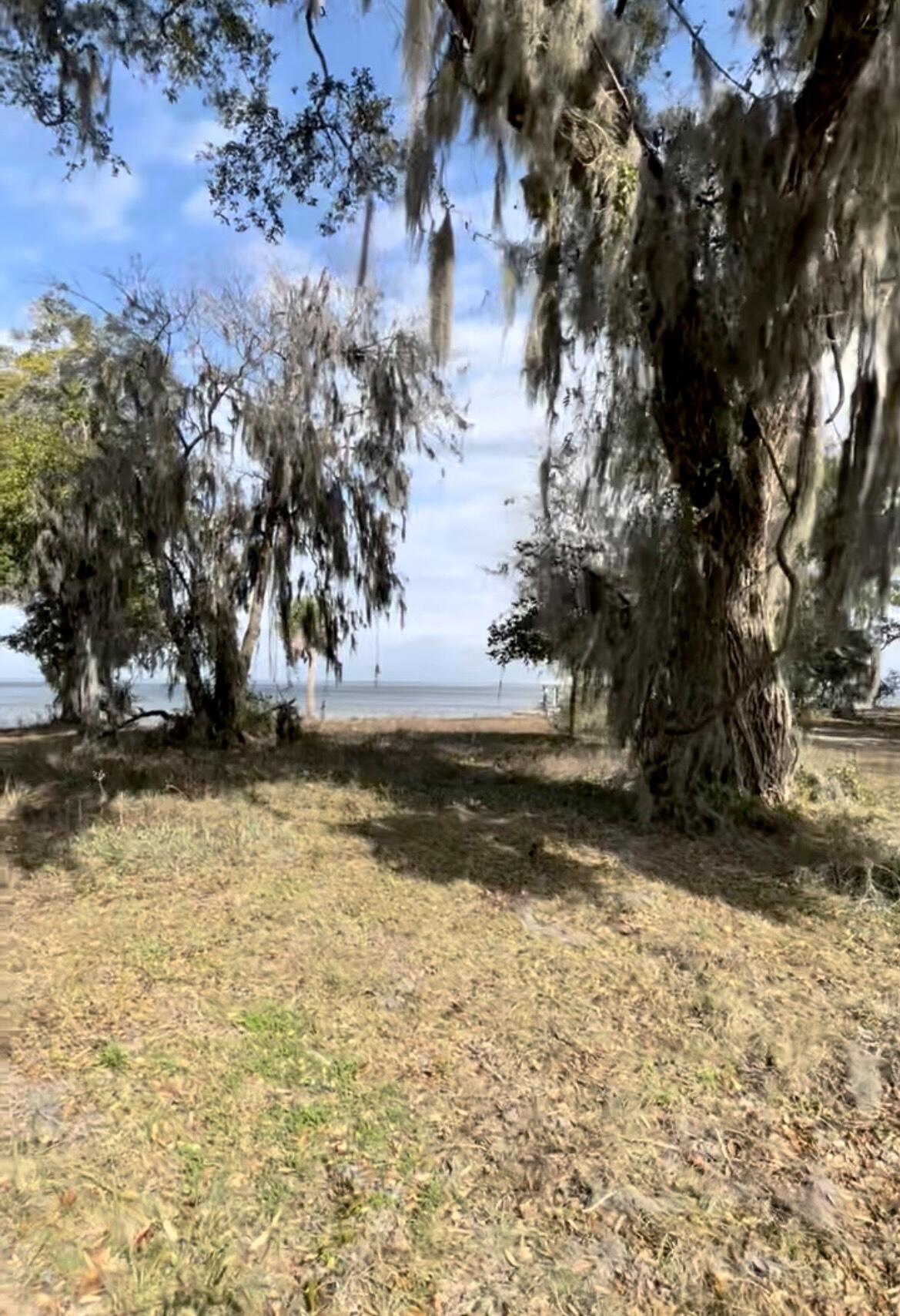 GRAYTON BAYOU - Land