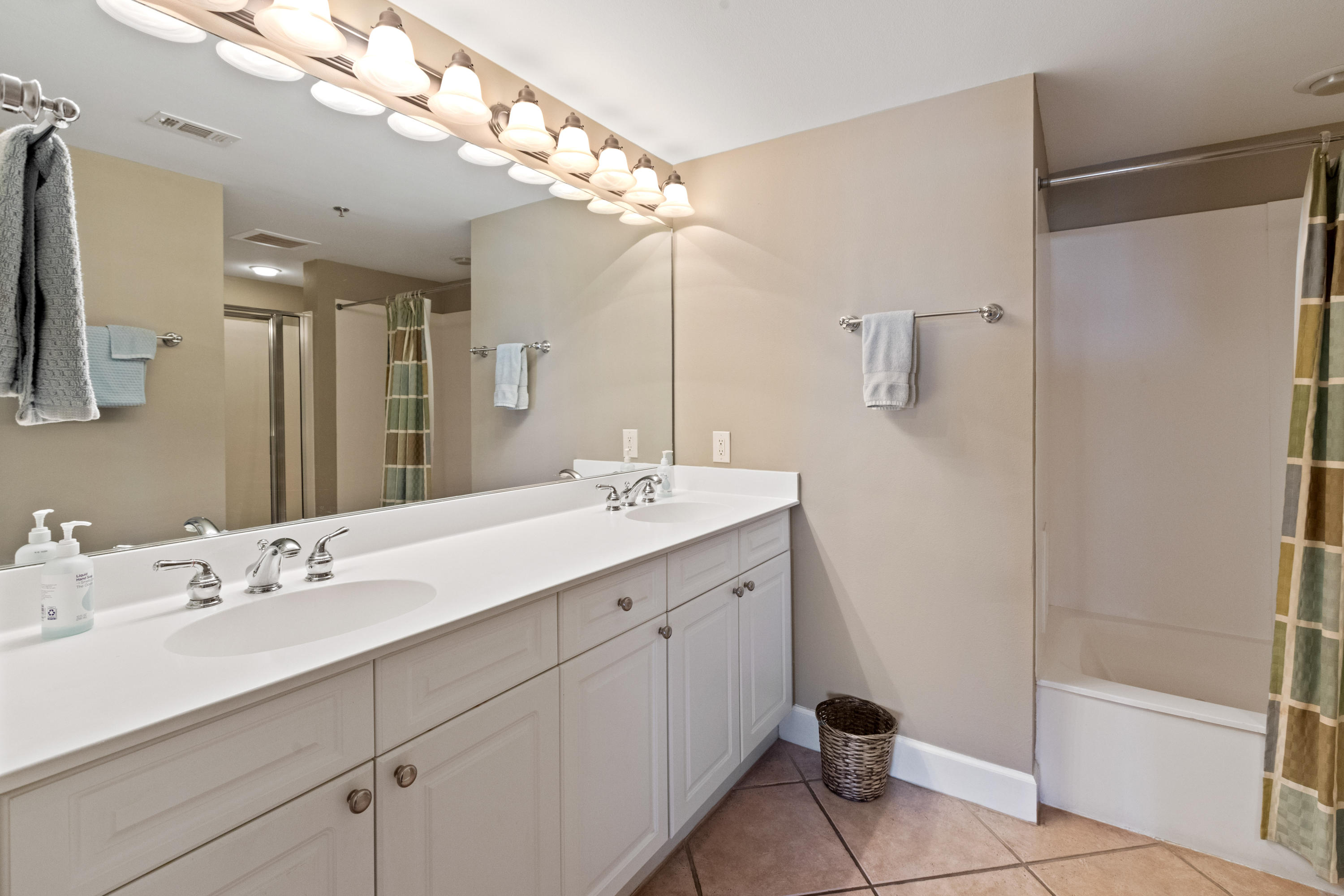 HARBOR LANDING - Residential